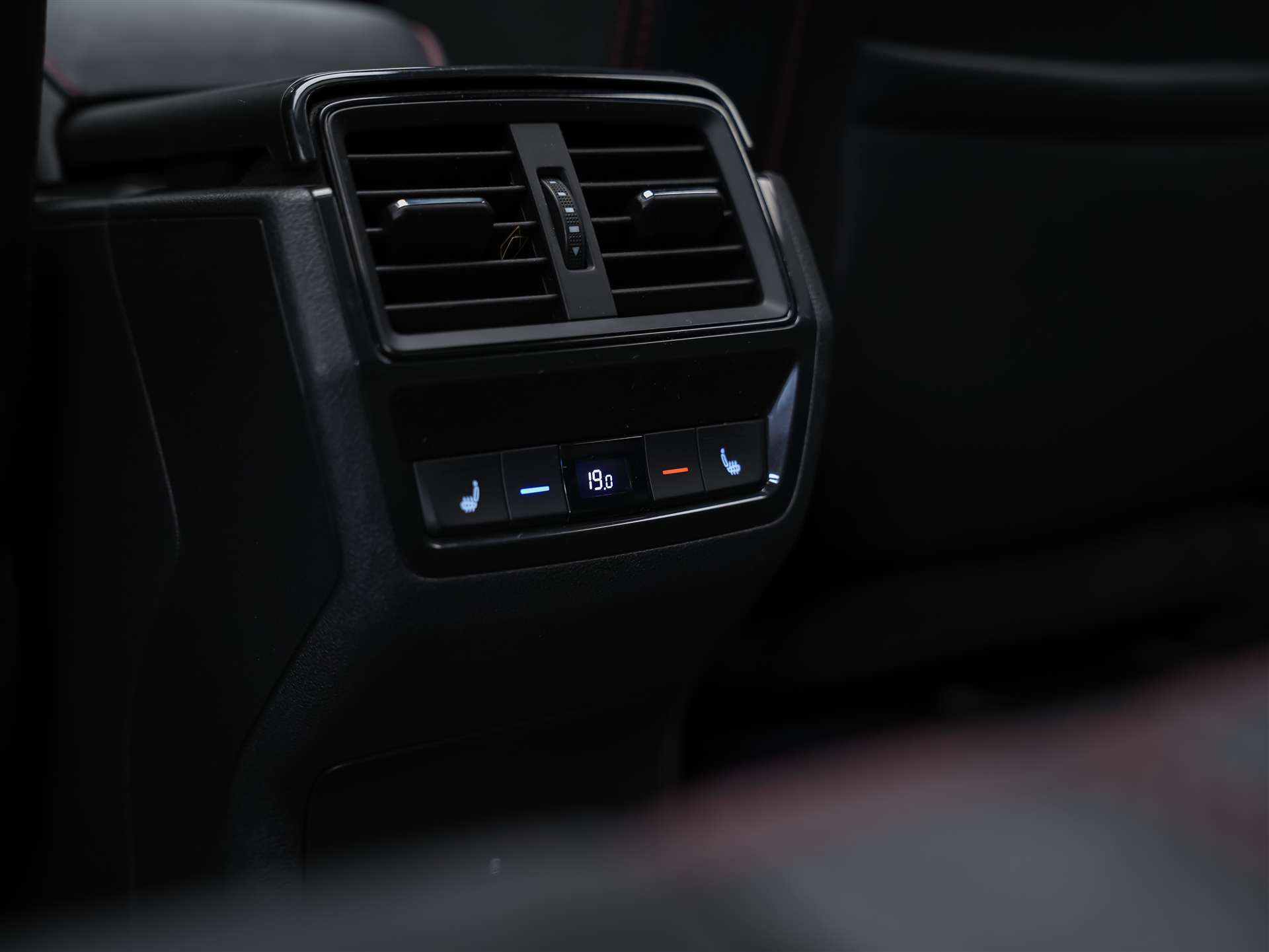 SKODA Kodiaq 2.0 Bi-TDI SCR RS 4x4 DSG *CH Fahrzeug*7 Plätzer*Panorama*Standheizung*-image-18