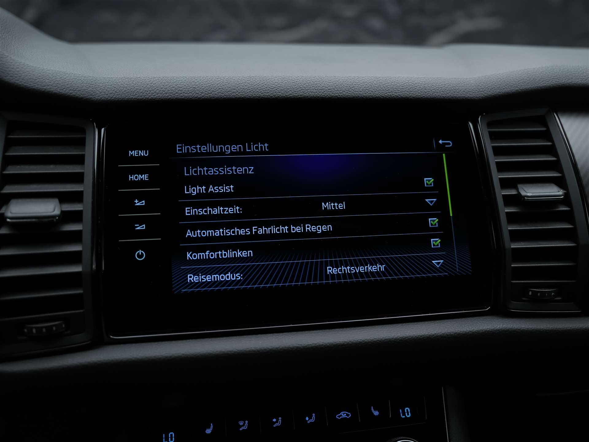SKODA Kodiaq 2.0 Bi-TDI SCR RS 4x4 DSG *CH Fahrzeug*7 Plätzer*Panorama*Standheizung*-image-40