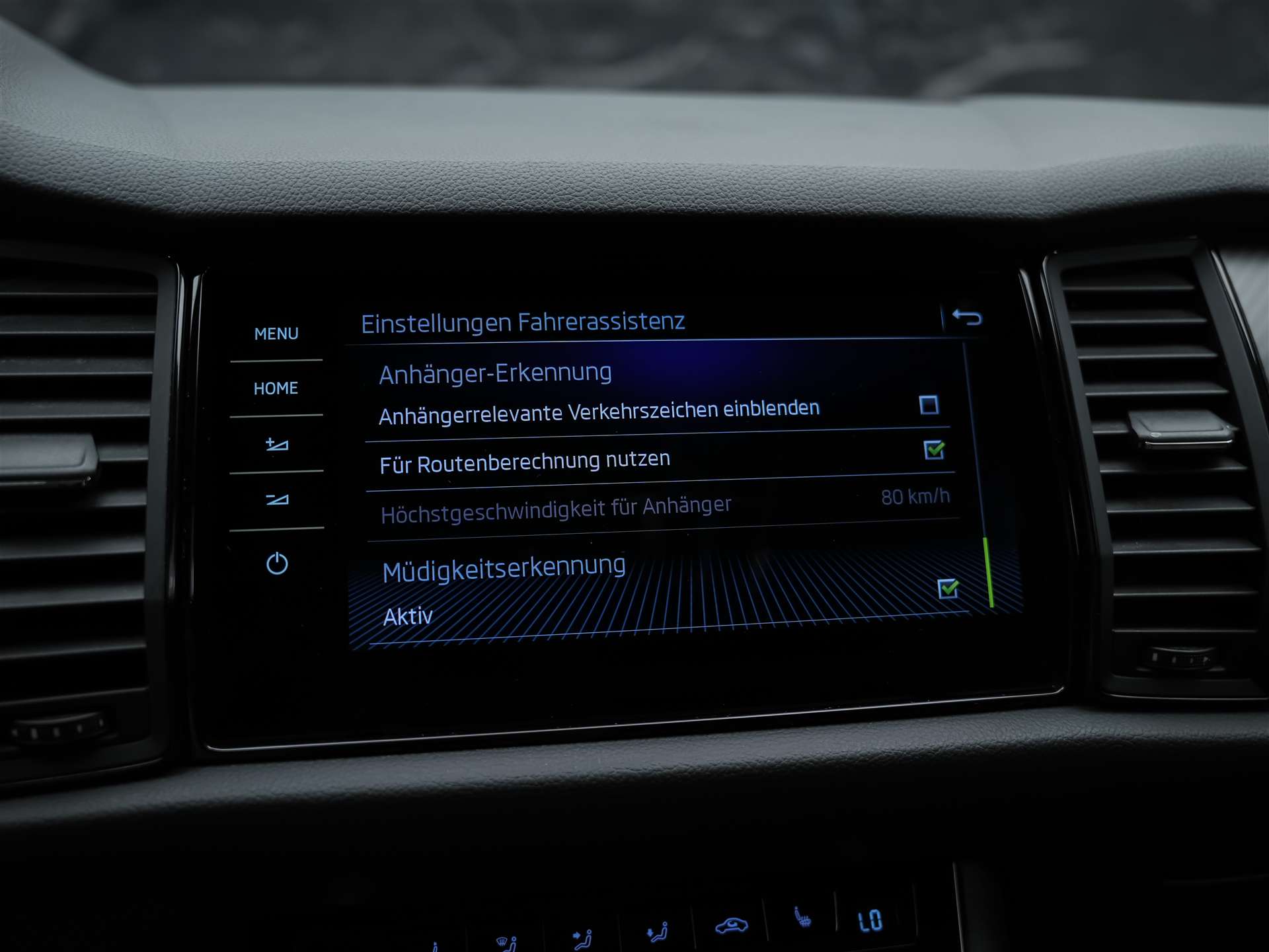 SKODA Kodiaq 2.0 Bi-TDI SCR RS 4x4 DSG *CH Fahrzeug*7 Plätzer*Panorama*Standheizung*-image-44