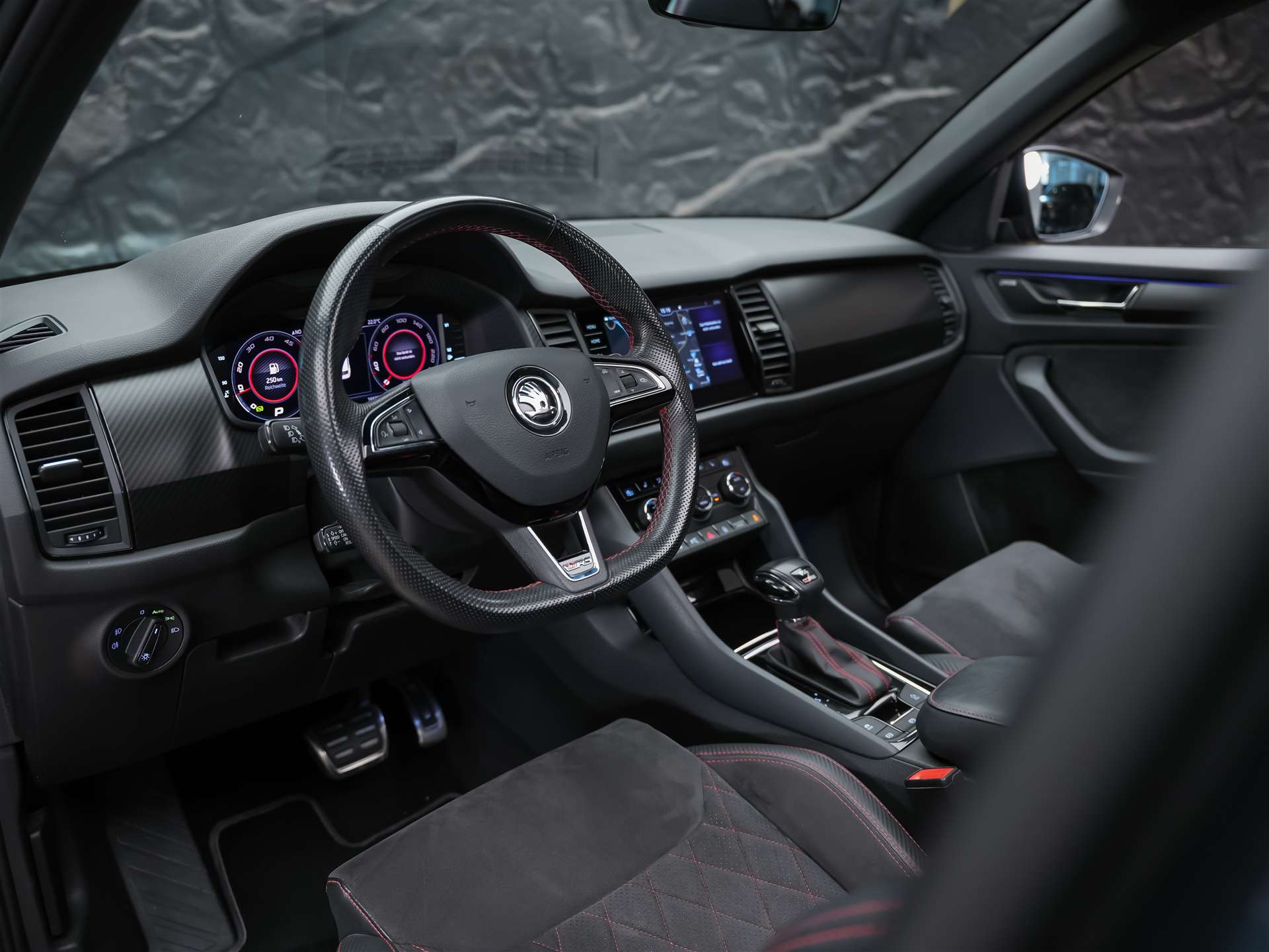 SKODA Kodiaq 2.0 Bi-TDI SCR RS 4x4 DSG *CH Fahrzeug*7 Plätzer*Panorama*Standheizung*-image-8
