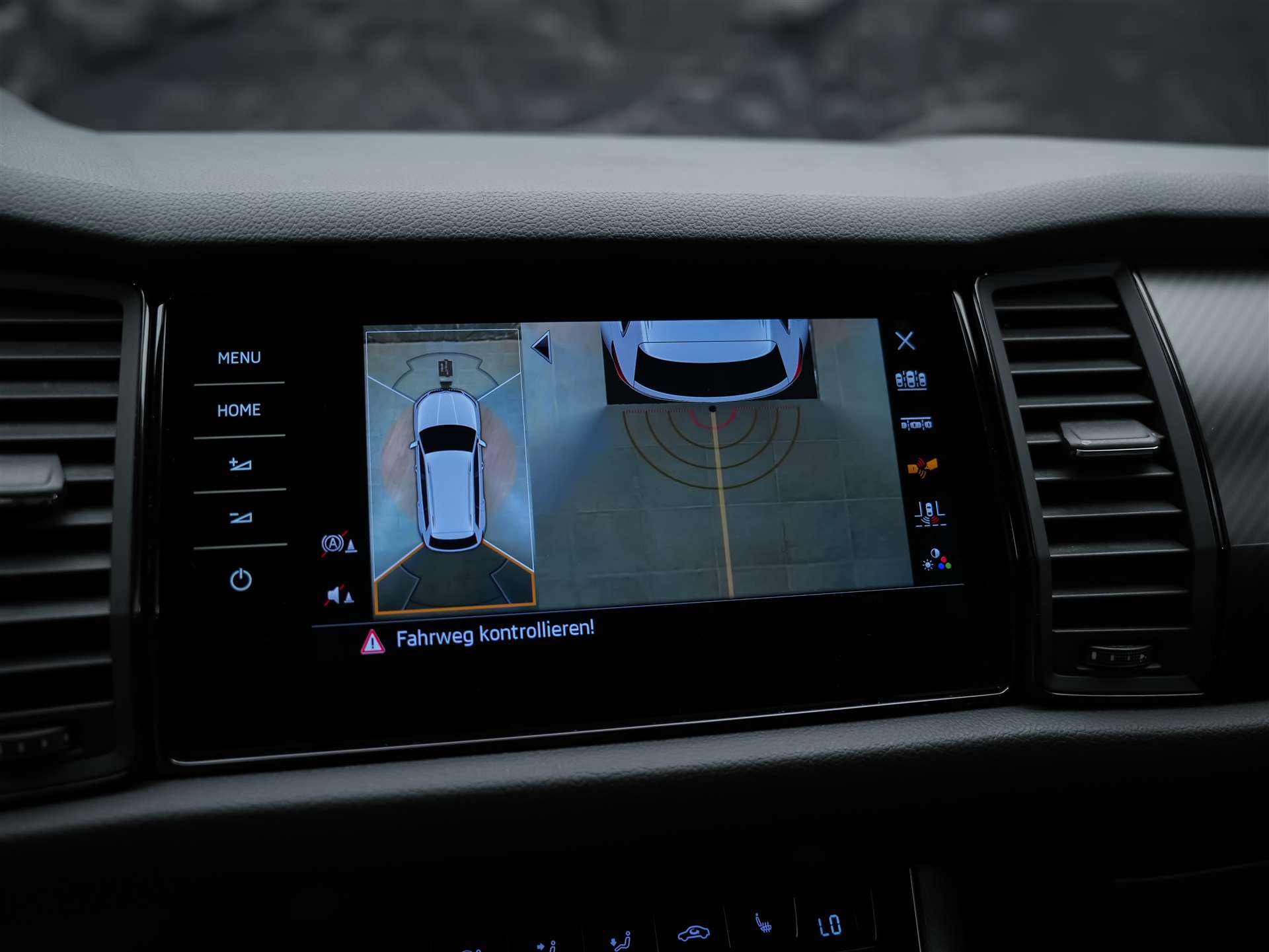 SKODA Kodiaq 2.0 Bi-TDI SCR RS 4x4 DSG *CH Fahrzeug*7 Plätzer*Panorama*Standheizung*-image-47