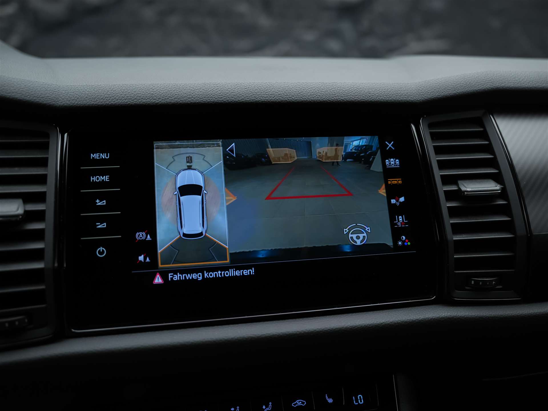 SKODA Kodiaq 2.0 Bi-TDI SCR RS 4x4 DSG *CH Fahrzeug*7 Plätzer*Panorama*Standheizung*-image-46