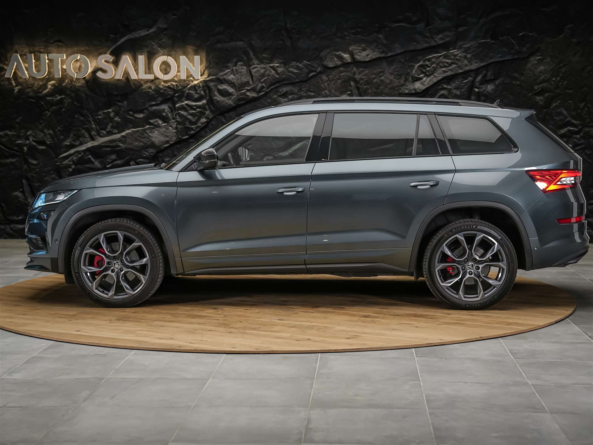 SKODA Kodiaq 2.0 Bi-TDI SCR RS 4x4 DSG *CH Fahrzeug*7 Plätzer*Panorama*Standheizung*-image-2