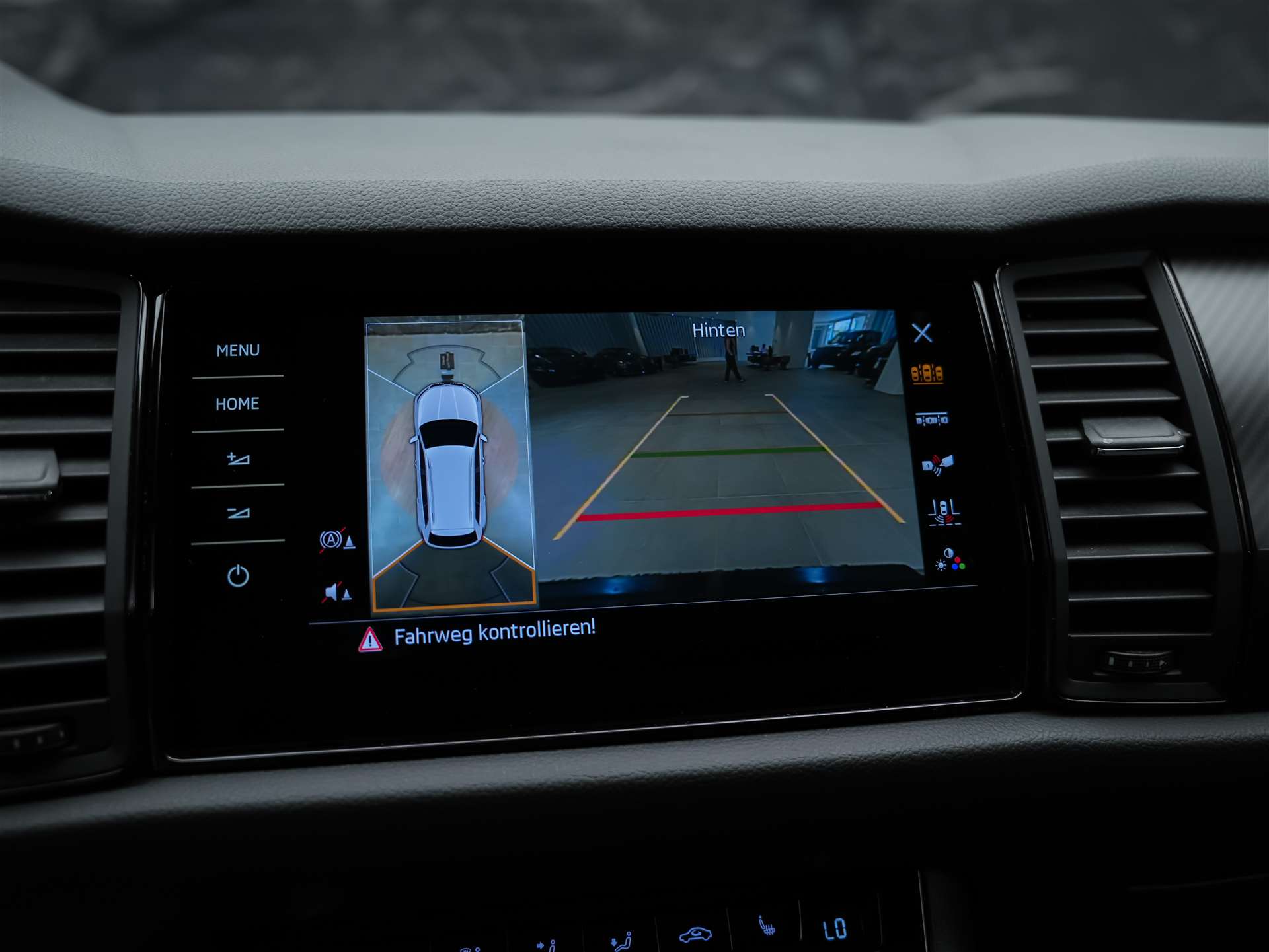 SKODA Kodiaq 2.0 Bi-TDI SCR RS 4x4 DSG *CH Fahrzeug*7 Plätzer*Panorama*Standheizung*-image-45
