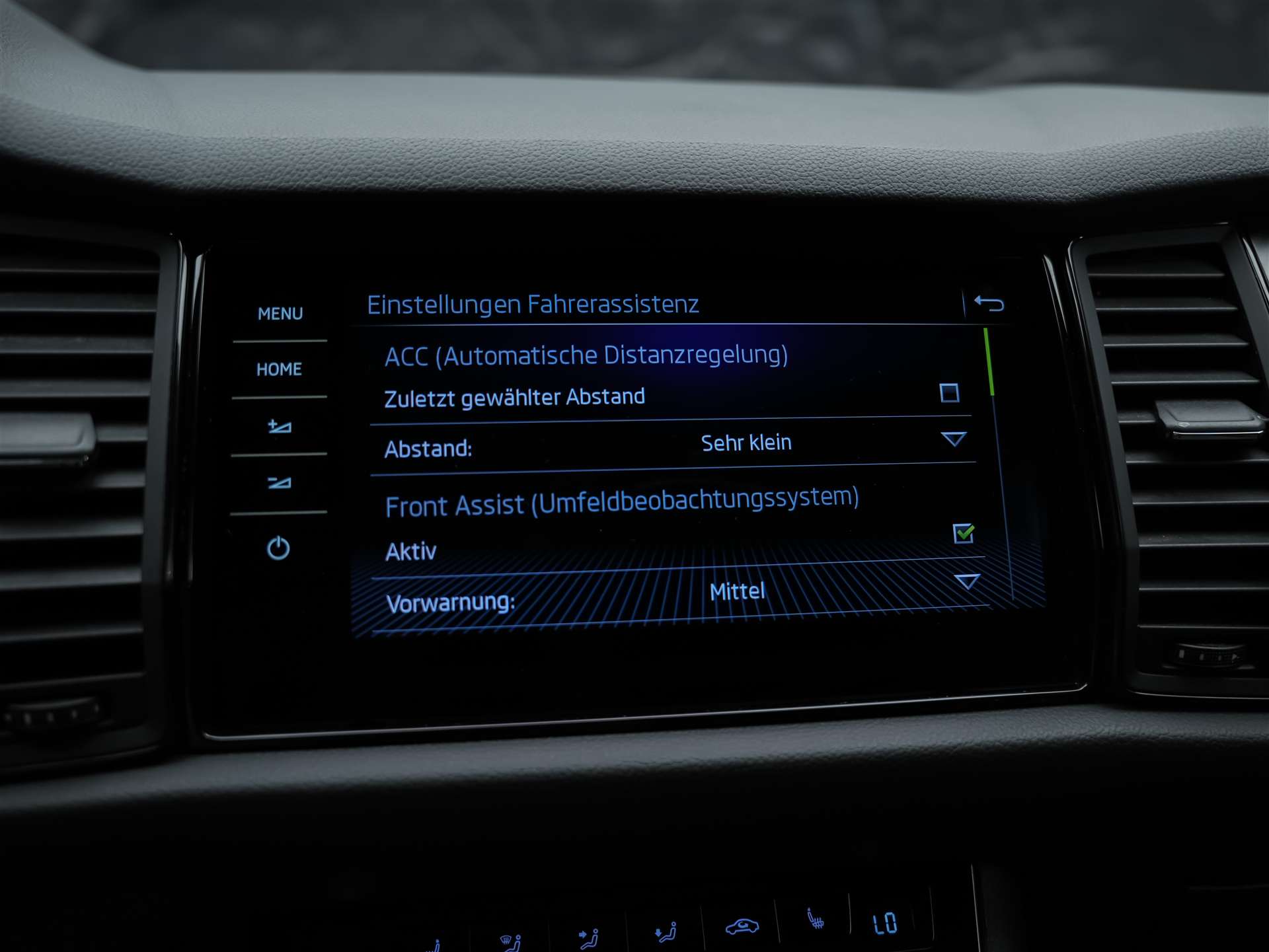 SKODA Kodiaq 2.0 Bi-TDI SCR RS 4x4 DSG *CH Fahrzeug*7 Plätzer*Panorama*Standheizung*-image-41