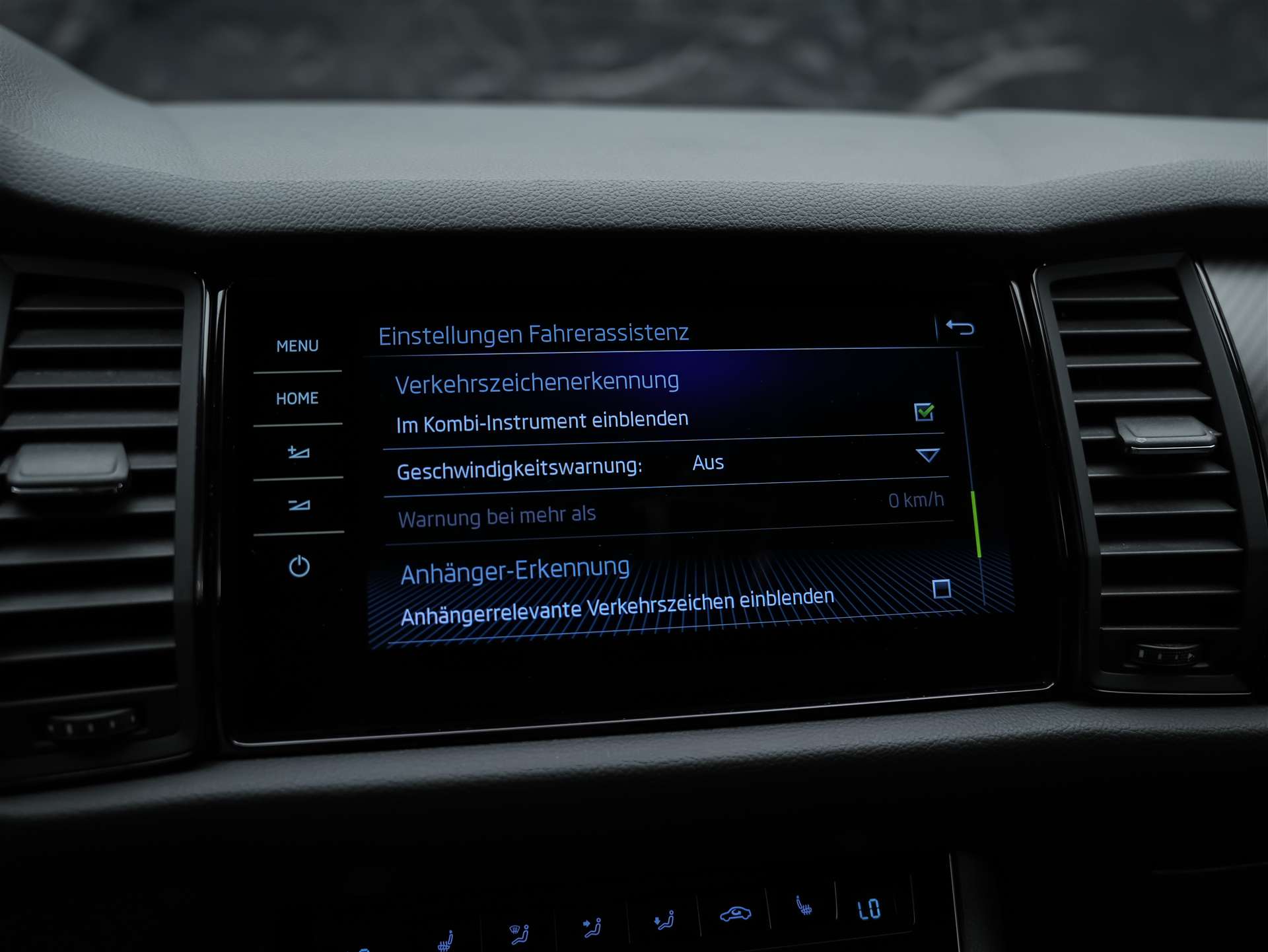 SKODA Kodiaq 2.0 Bi-TDI SCR RS 4x4 DSG *CH Fahrzeug*7 Plätzer*Panorama*Standheizung*-image-43