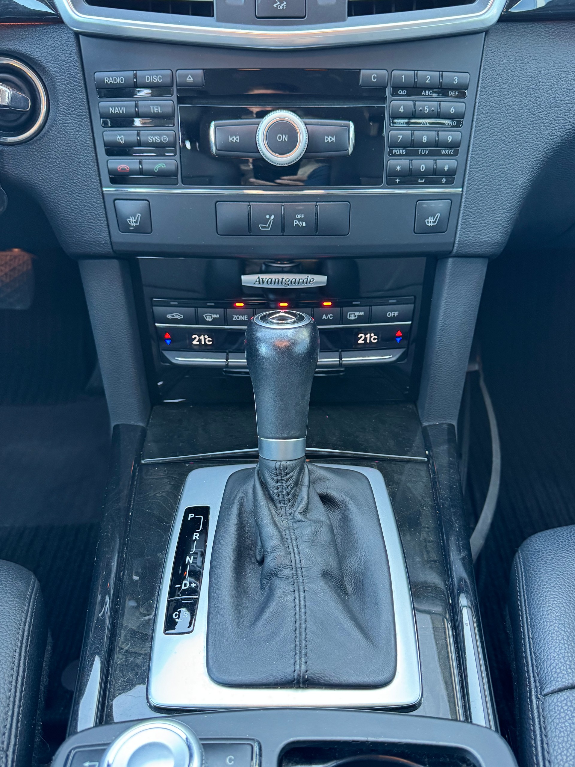 MERCEDES-BENZ E 220 CDI BlueEfficiency Avantgarde+Automat+Navigation+Bluetooth+Parksensoren+Klimaautomatik+18"Alu+ab MFK / Service 03.2026-image-14