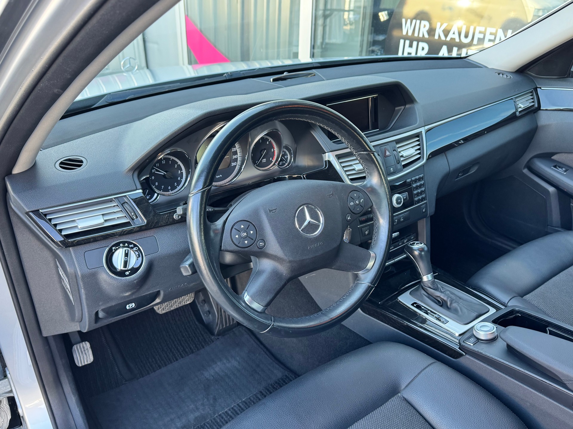 MERCEDES-BENZ E 220 CDI BlueEfficiency Avantgarde+Automat+Navigation+Bluetooth+Parksensoren+Klimaautomatik+18"Alu+ab MFK / Service 03.2026-image-10