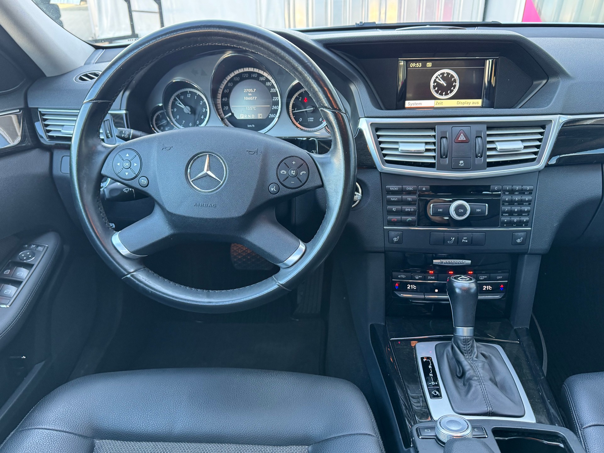 MERCEDES-BENZ E 220 CDI BlueEfficiency Avantgarde+Automat+Navigation+Bluetooth+Parksensoren+Klimaautomatik+18"Alu+ab MFK / Service 03.2026-image-11