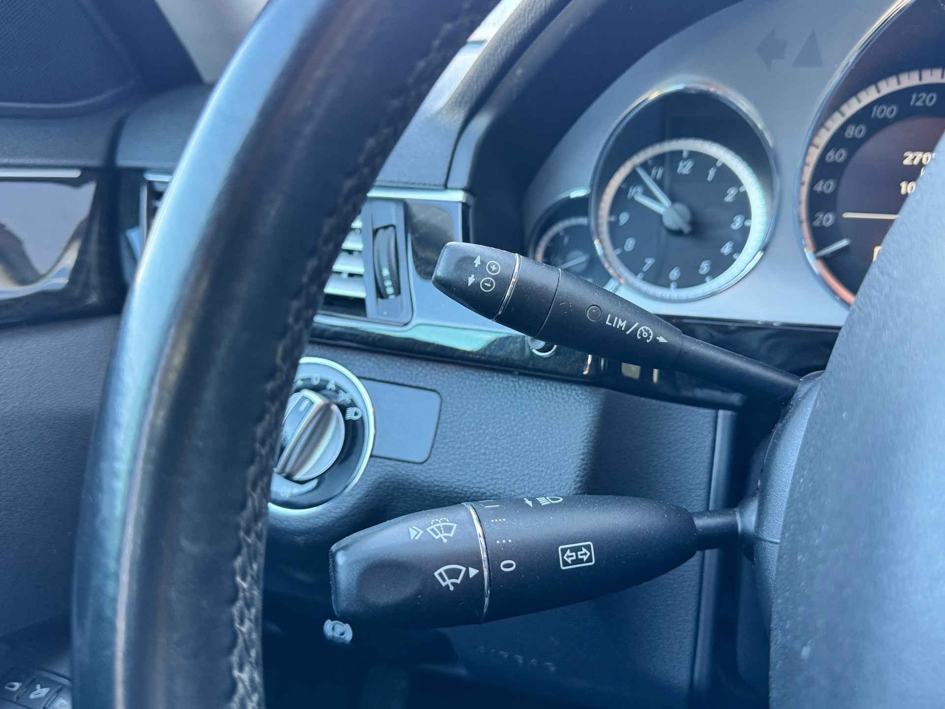 MERCEDES-BENZ E 220 CDI BlueEfficiency Avantgarde+Automat+Navigation+Bluetooth+Parksensoren+Klimaautomatik+18"Alu+ab MFK / Service 03.2026-image-13