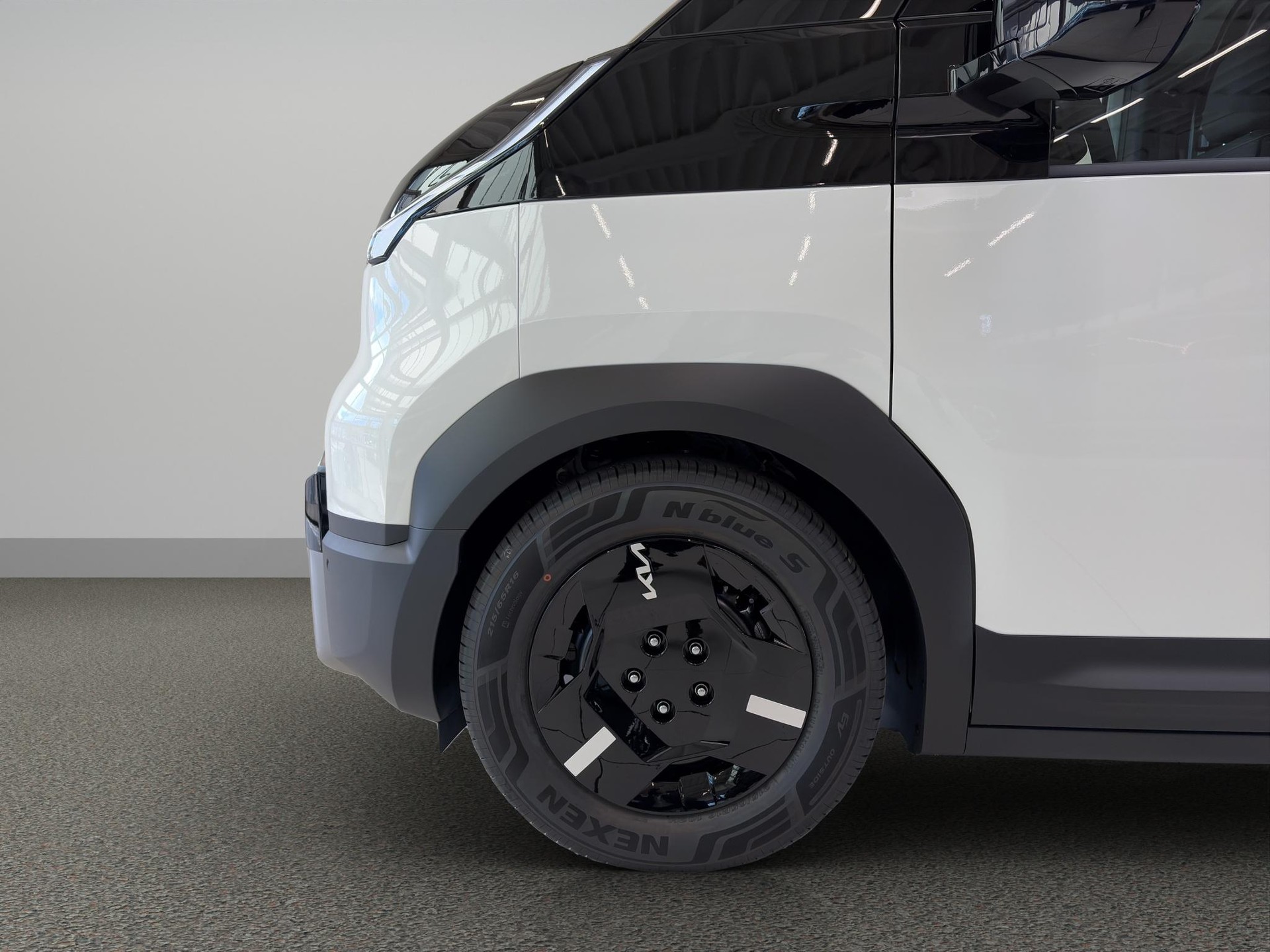 KIA PV5 Cargo 51.5 kWh Essential-image-9