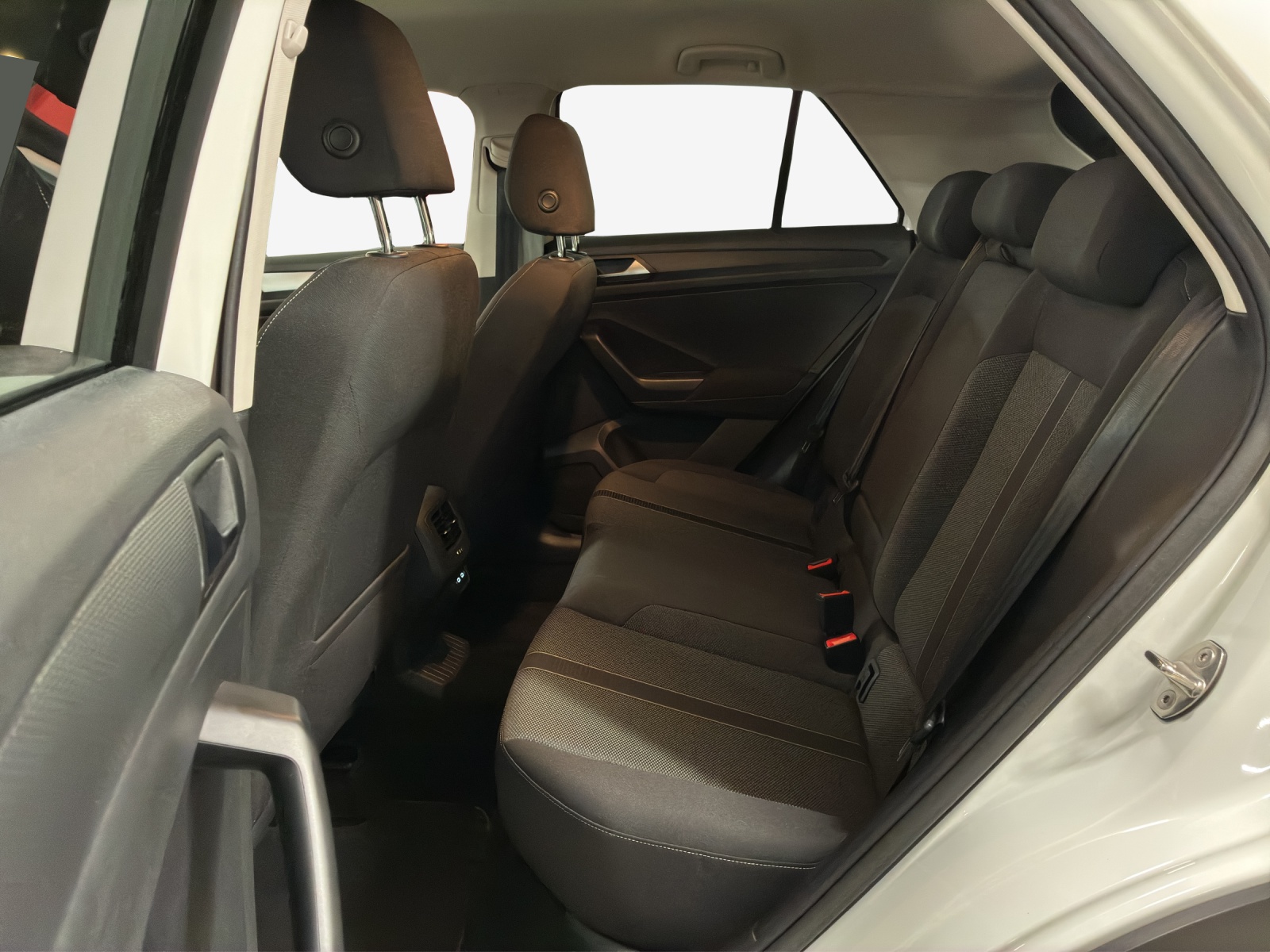 VW T-Roc 1.5 TSI EVO Life-image-11