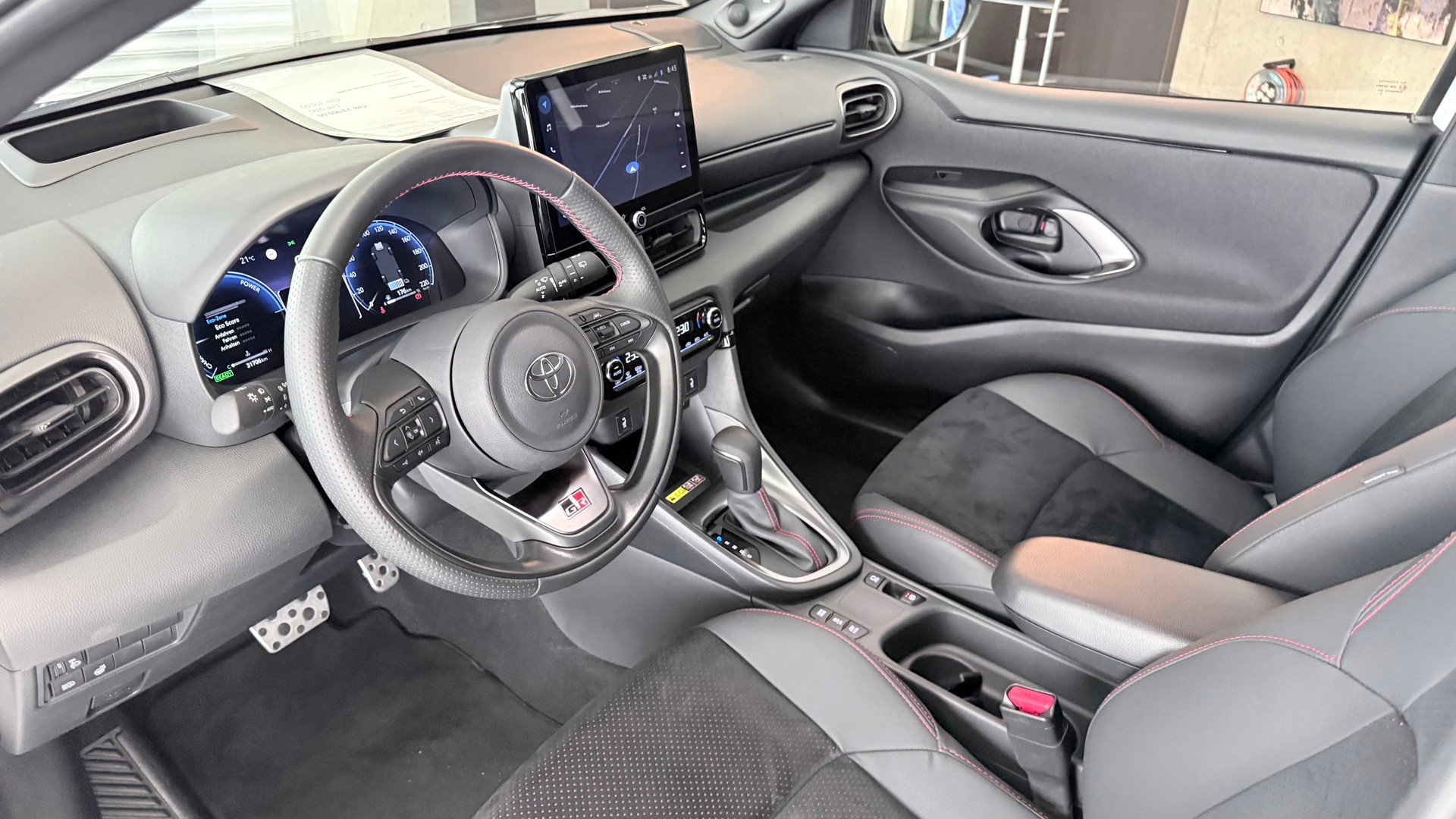 TOYOTA Yaris 1.5 VVT-i HSD GR Sport-image-8