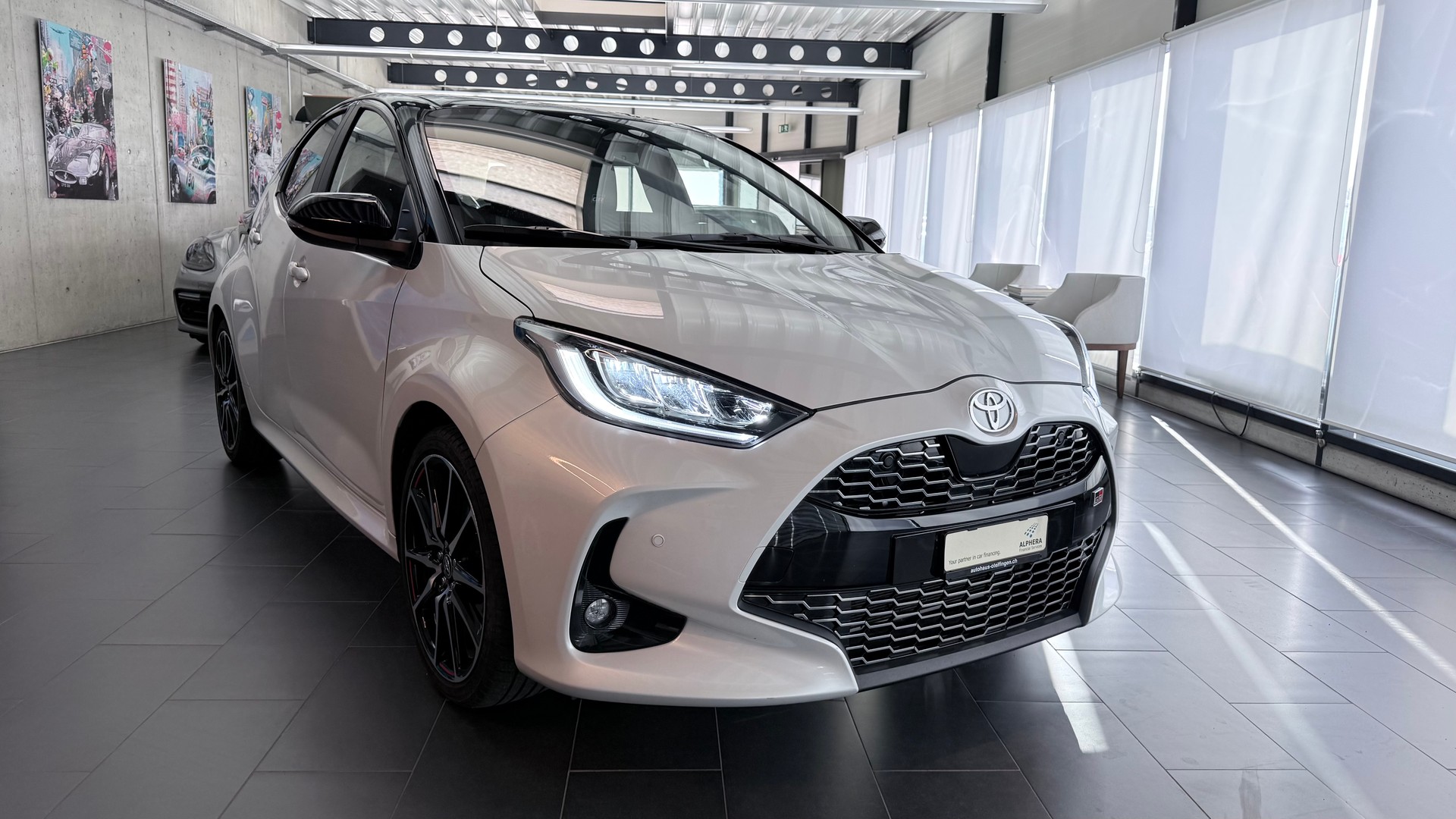 TOYOTA Yaris 1.5 VVT-i HSD GR Sport-image-2