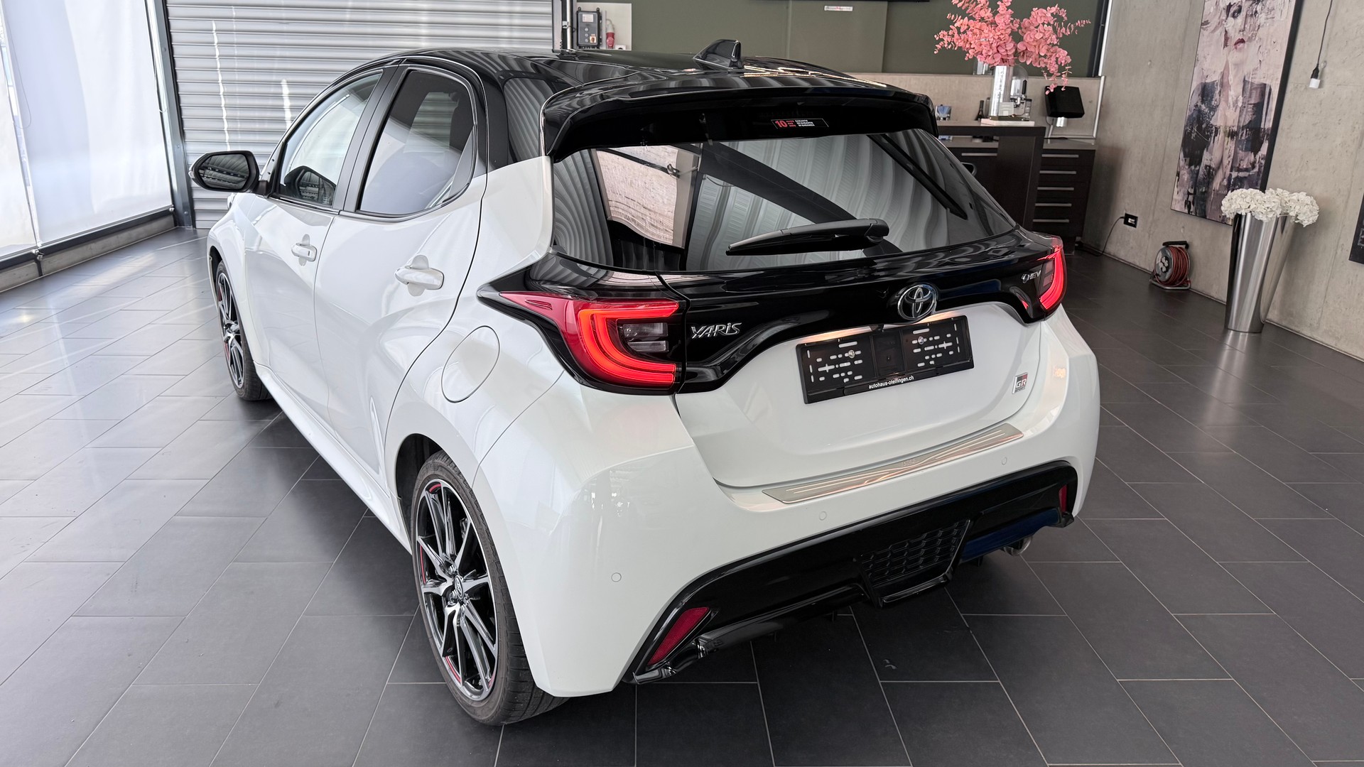 TOYOTA Yaris 1.5 VVT-i HSD GR Sport-image-14