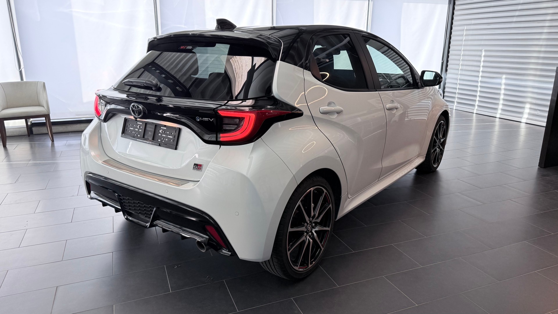 TOYOTA Yaris 1.5 VVT-i HSD GR Sport-image-18