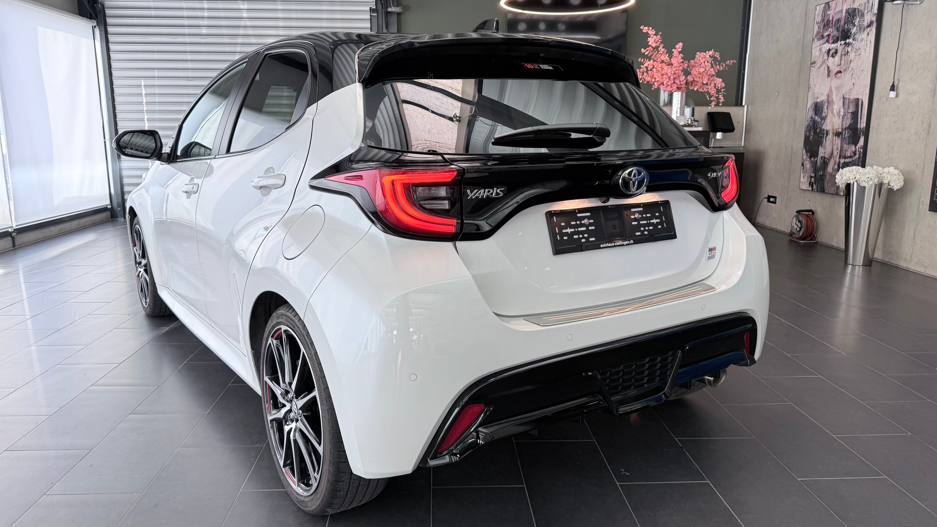 TOYOTA Yaris 1.5 VVT-i HSD GR Sport-image-16