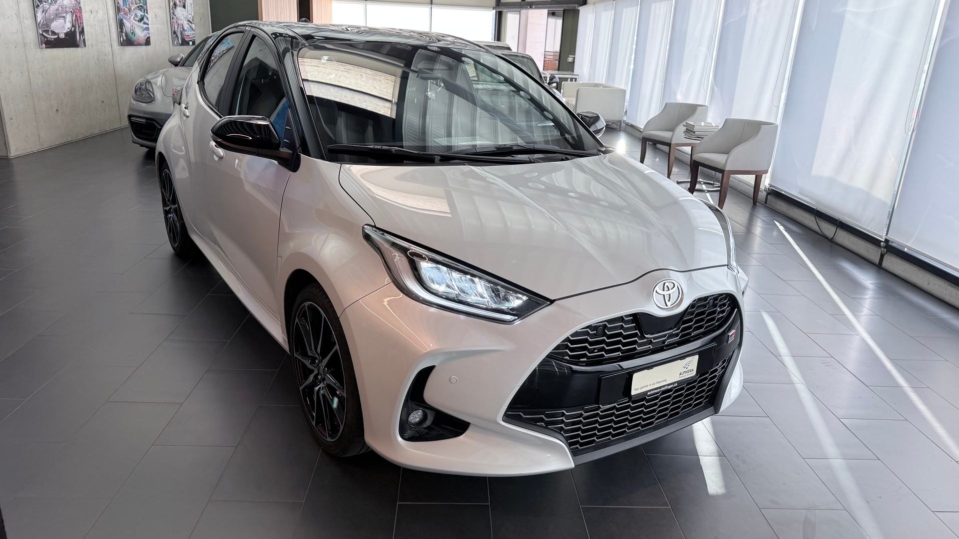 TOYOTA Yaris 1.5 VVT-i HSD GR Sport-image-1