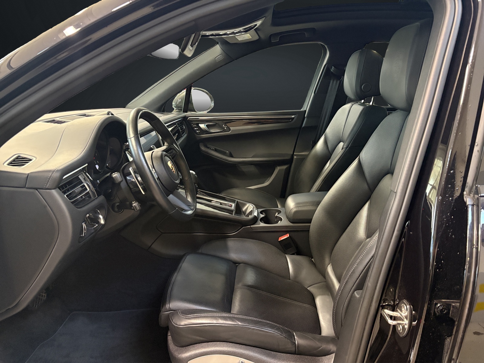 PORSCHE Macan T PDK-image-11
