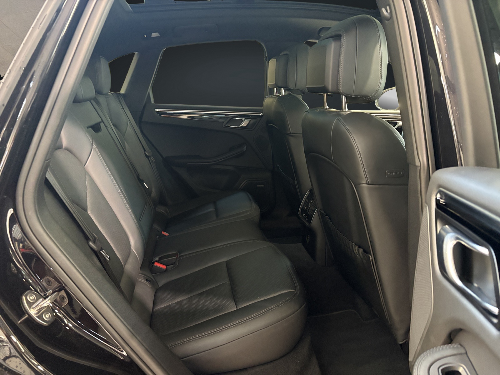 PORSCHE Macan T PDK-image-13