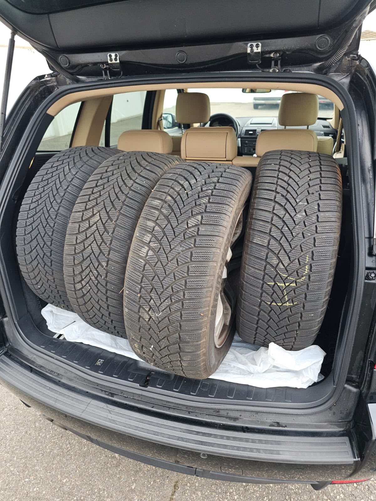 BMW X3 xDrive 25i (2.5si)-image-12