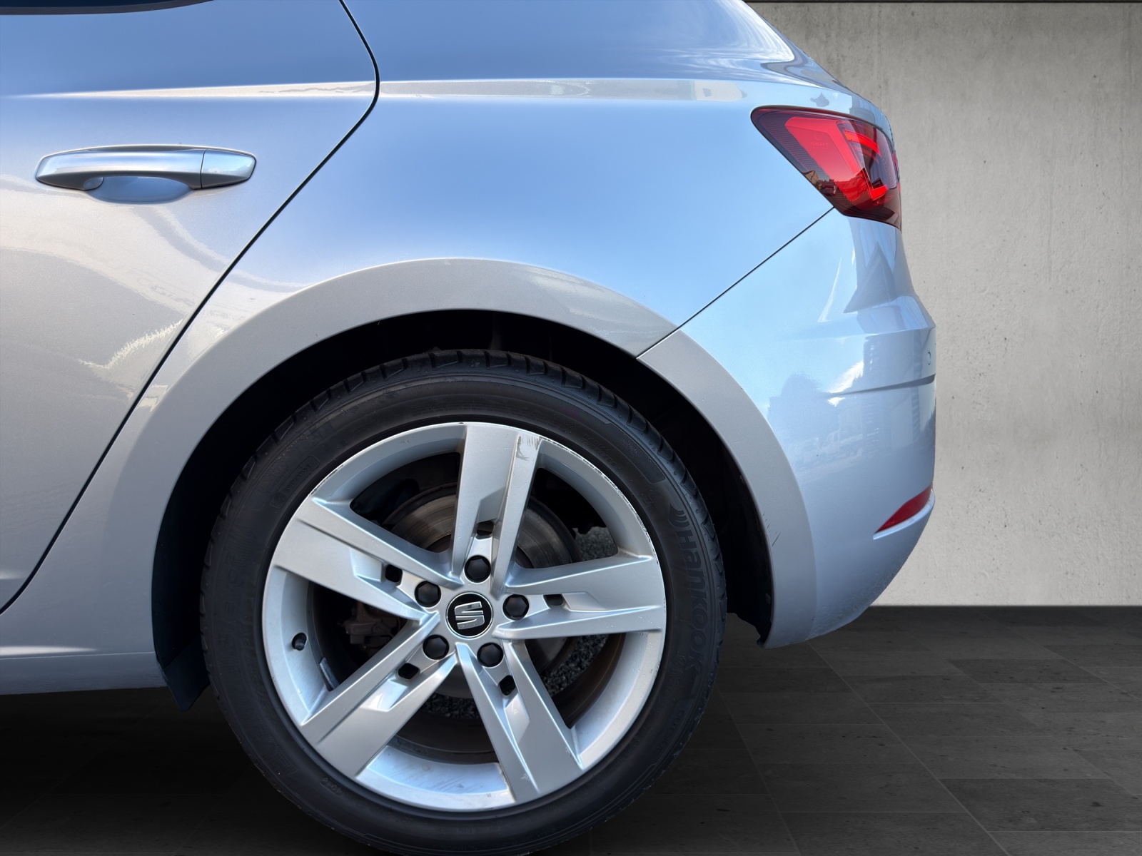 SEAT Leon 1.8 TSI FR DSG-image-8