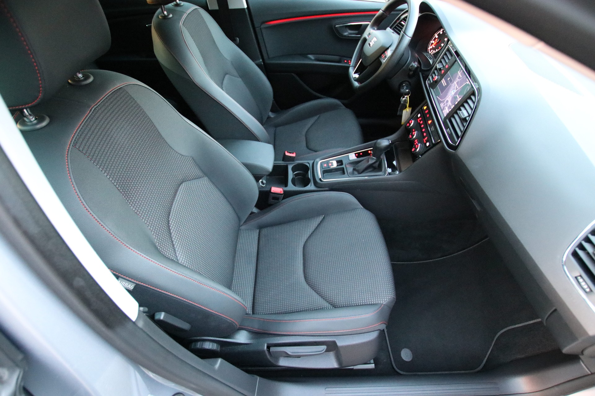 SEAT Leon 1.8 TSI FR DSG-image-12