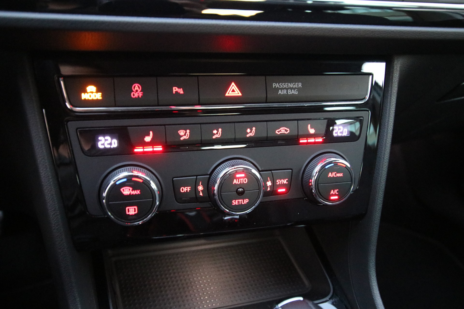 SEAT Leon 1.8 TSI FR DSG-image-21