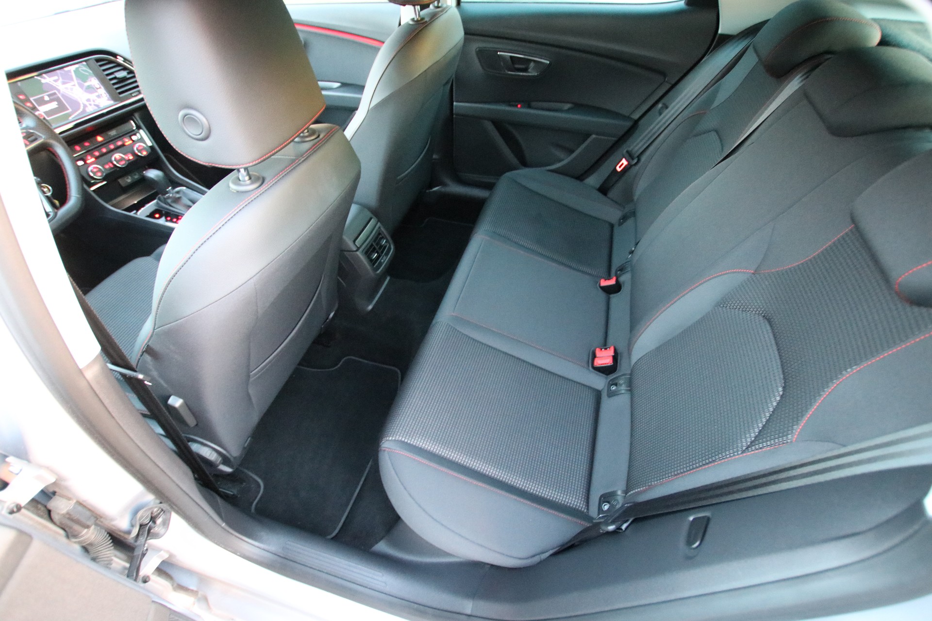 SEAT Leon 1.8 TSI FR DSG-image-13