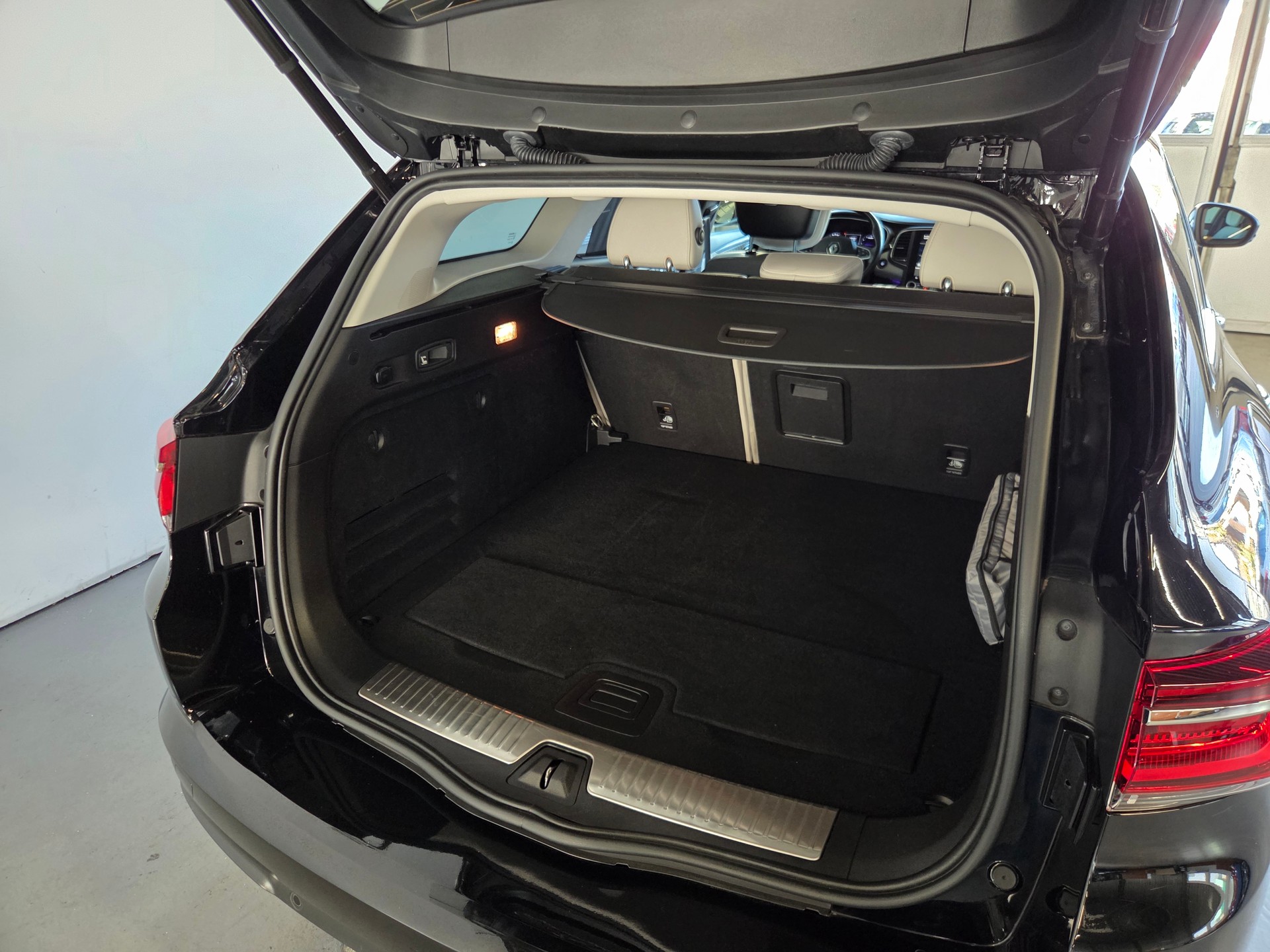 RENAULT Talisman Grandtour 1.8 TCe Initiale EDC-image-24