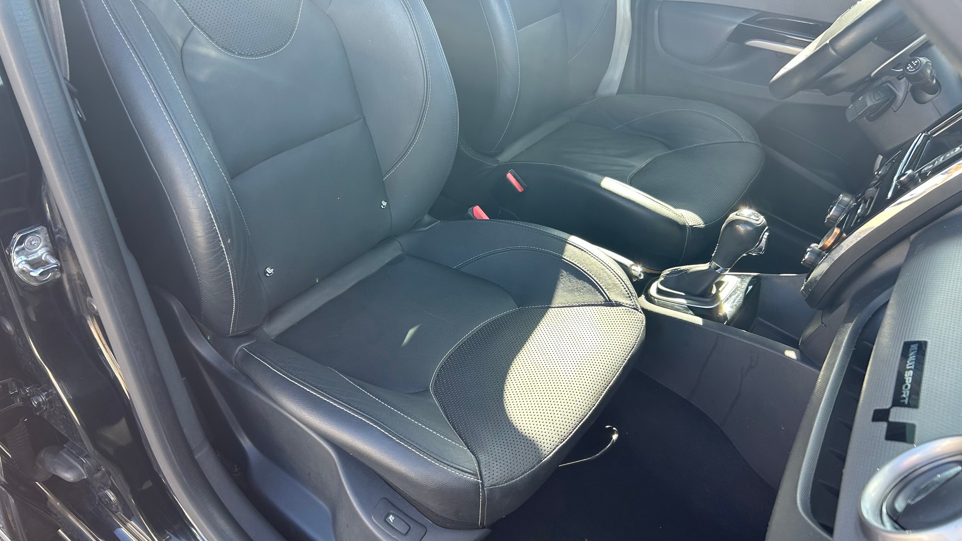 RENAULT Clio Grandtour 1.2 16V T GT EDC-image-24