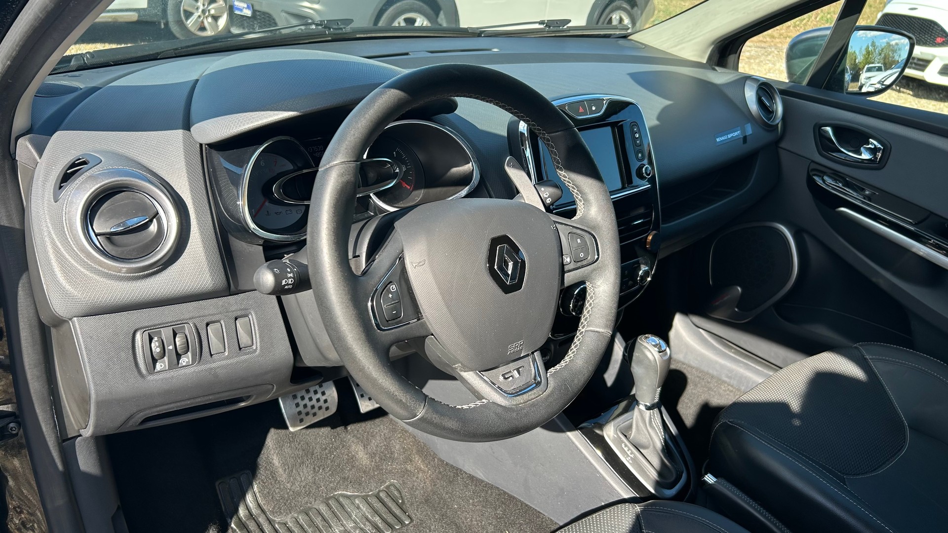 RENAULT Clio Grandtour 1.2 16V T GT EDC-image-7