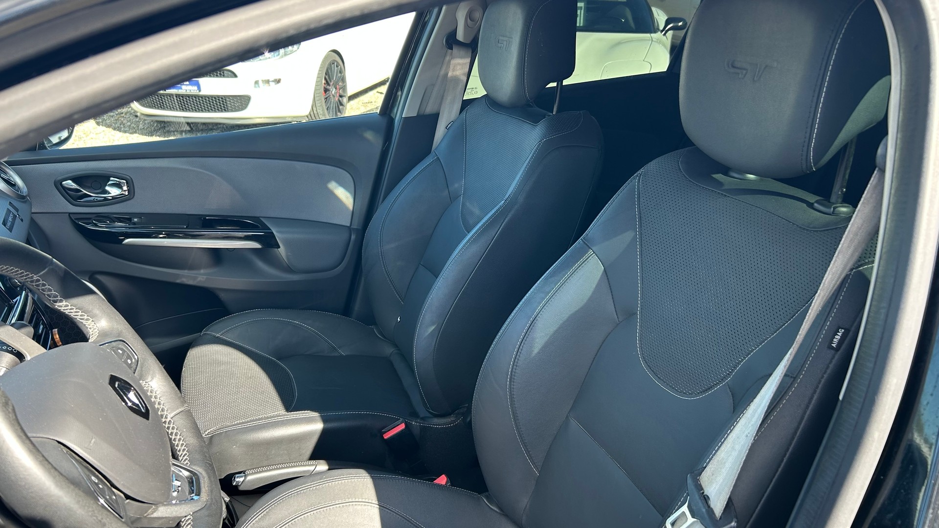RENAULT Clio Grandtour 1.2 16V T GT EDC-image-6