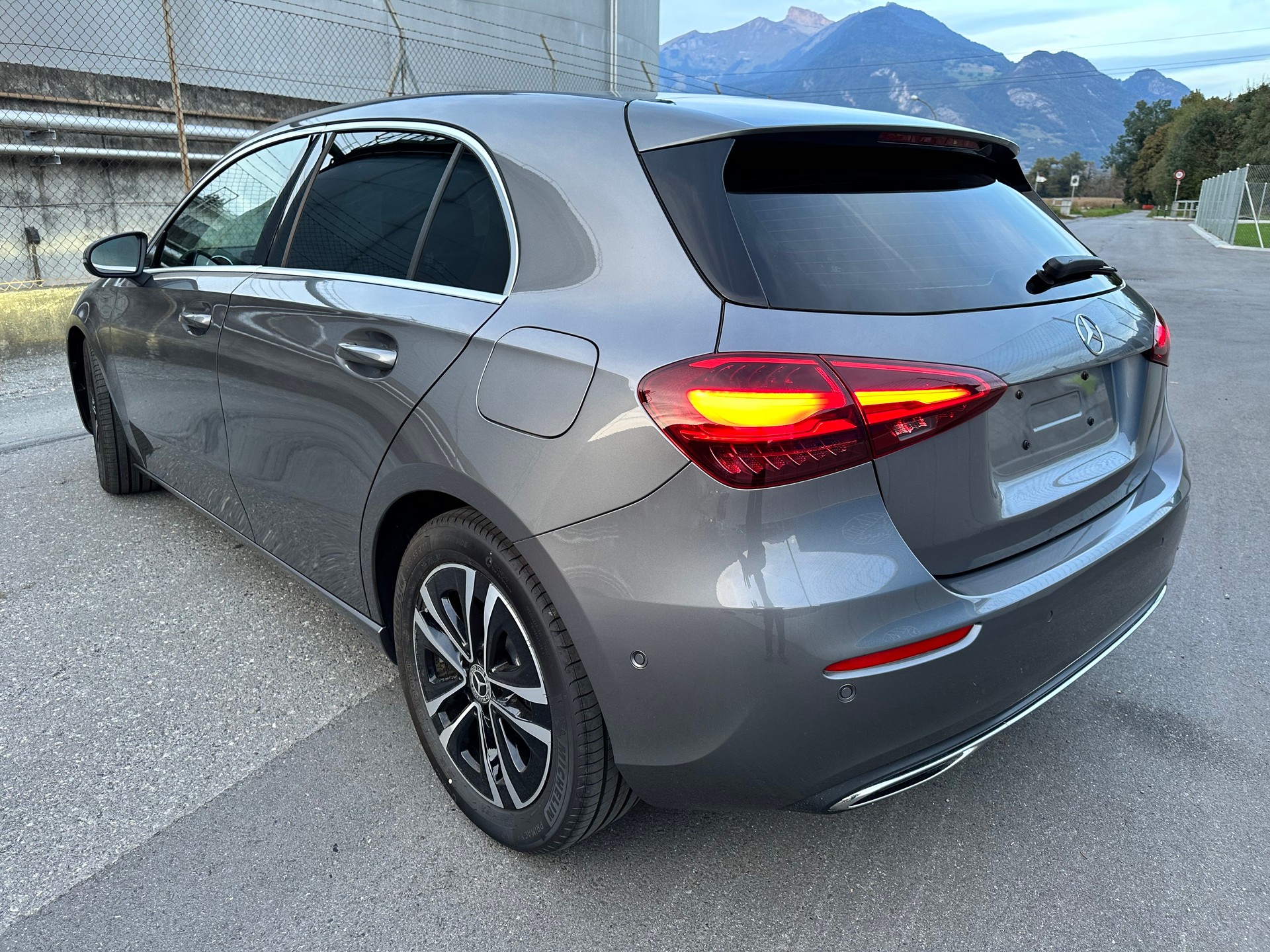 MERCEDES-BENZ A 180 Progressive 7G-DCT-image-3