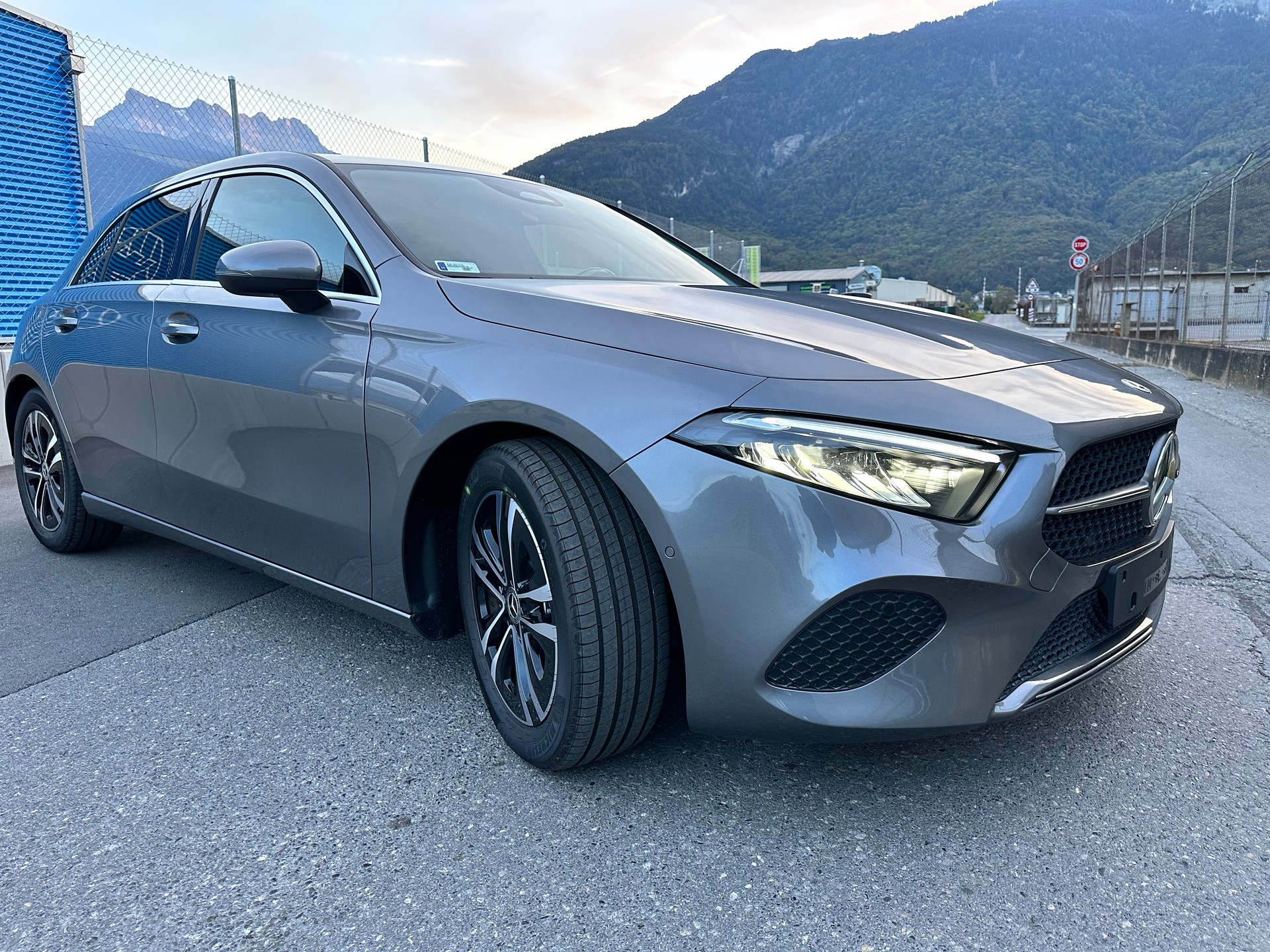 MERCEDES-BENZ A 180 Progressive 7G-DCT-image-1