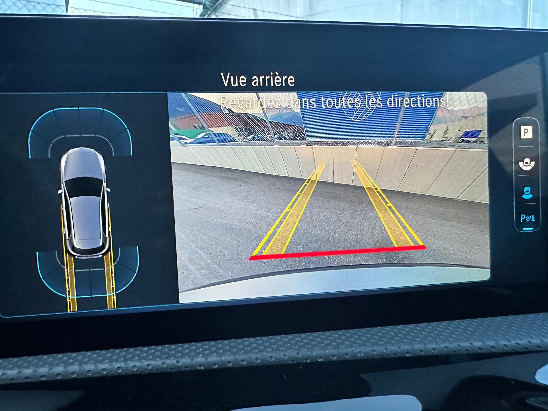 MERCEDES-BENZ A 180 Progressive 7G-DCT-image-12