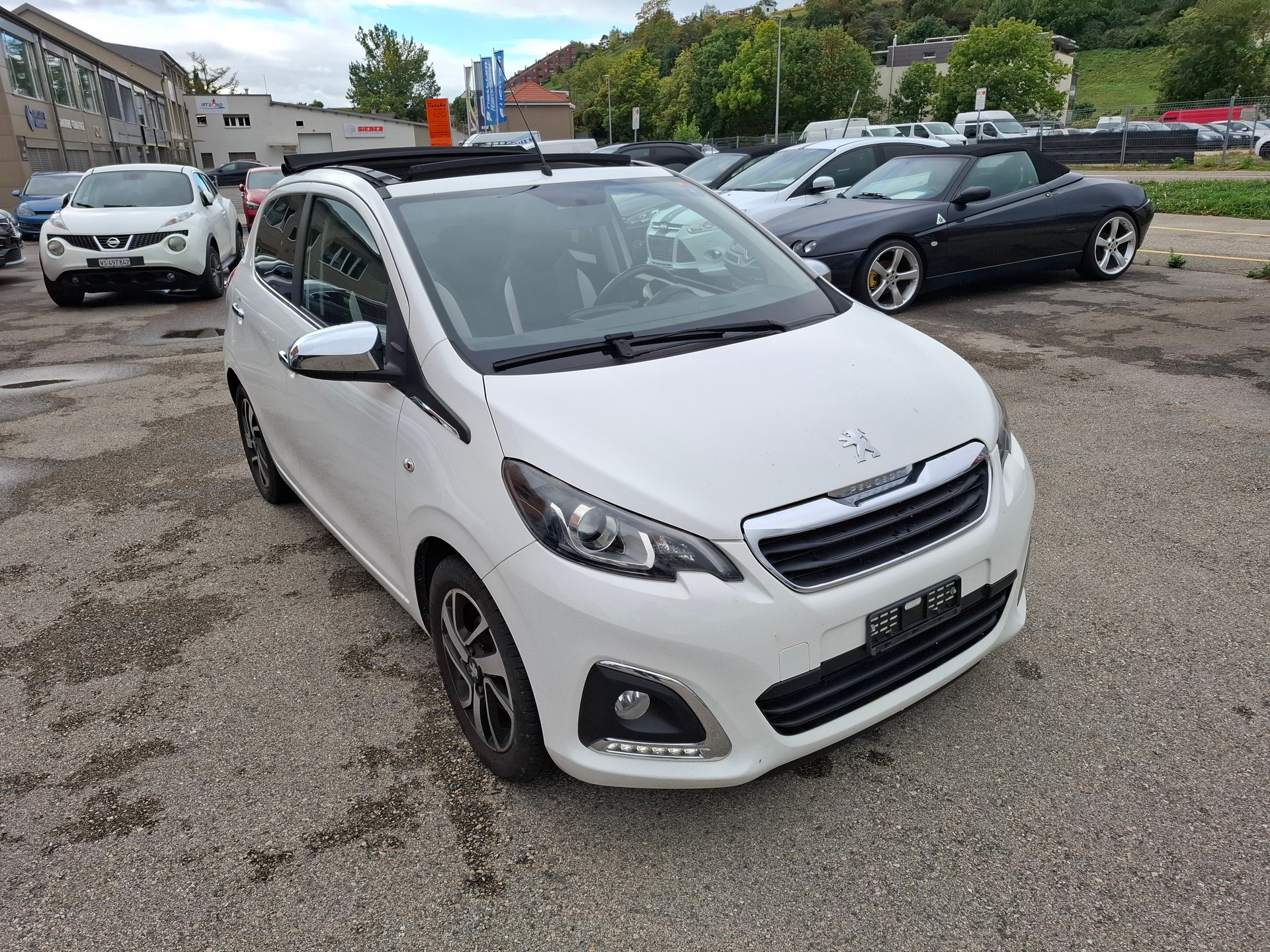 PEUGEOT 108 1.2 VTi Allure Top-image-2