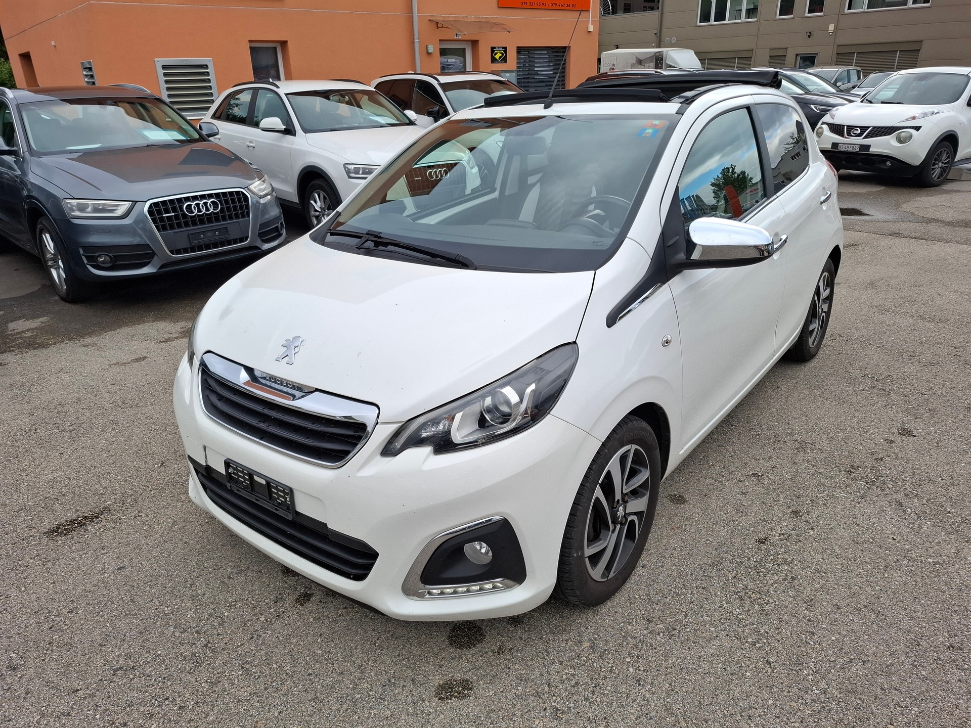PEUGEOT 108 1.2 VTi Allure Top-image-0