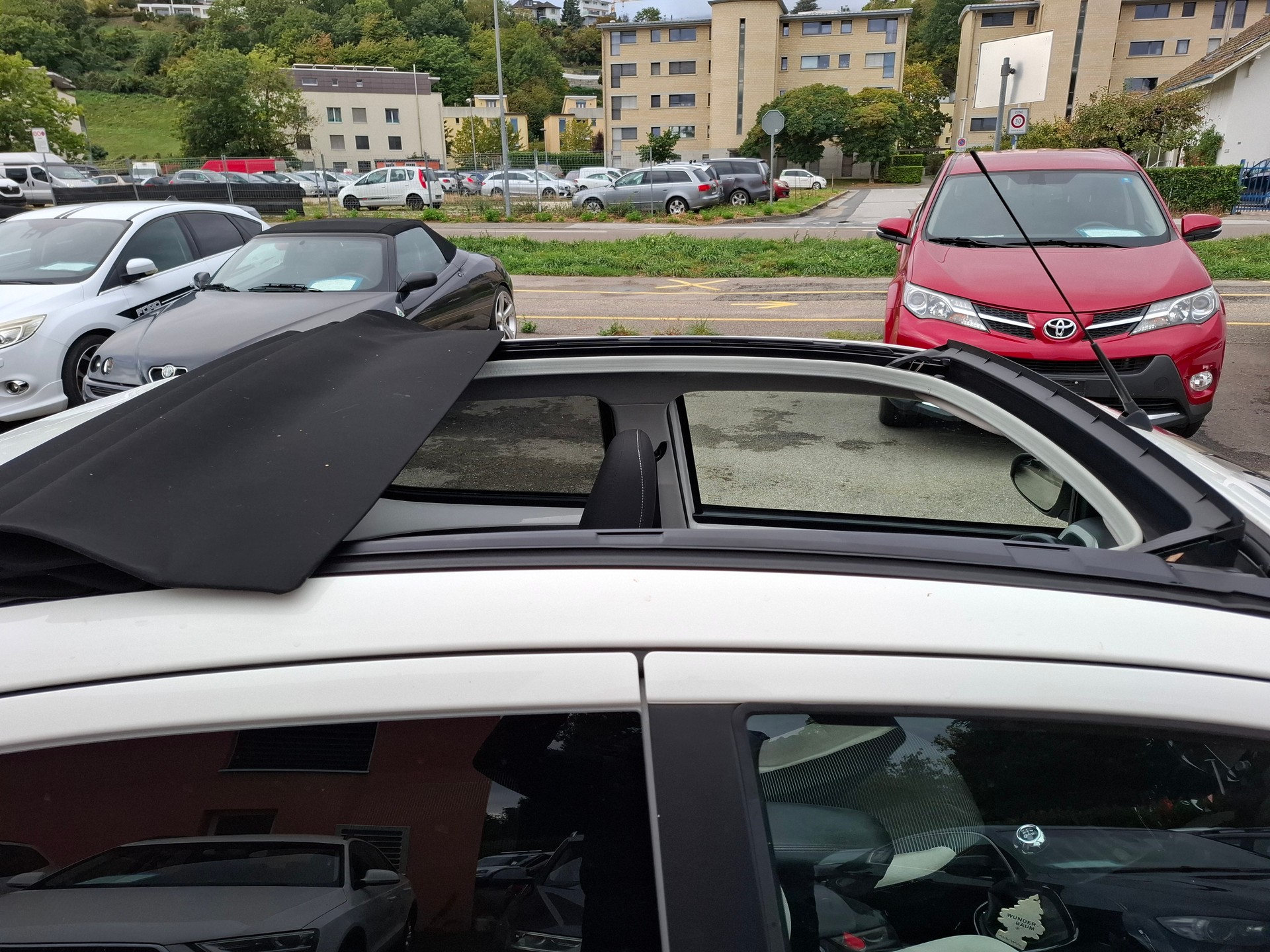 PEUGEOT 108 1.2 VTi Allure Top-image-11
