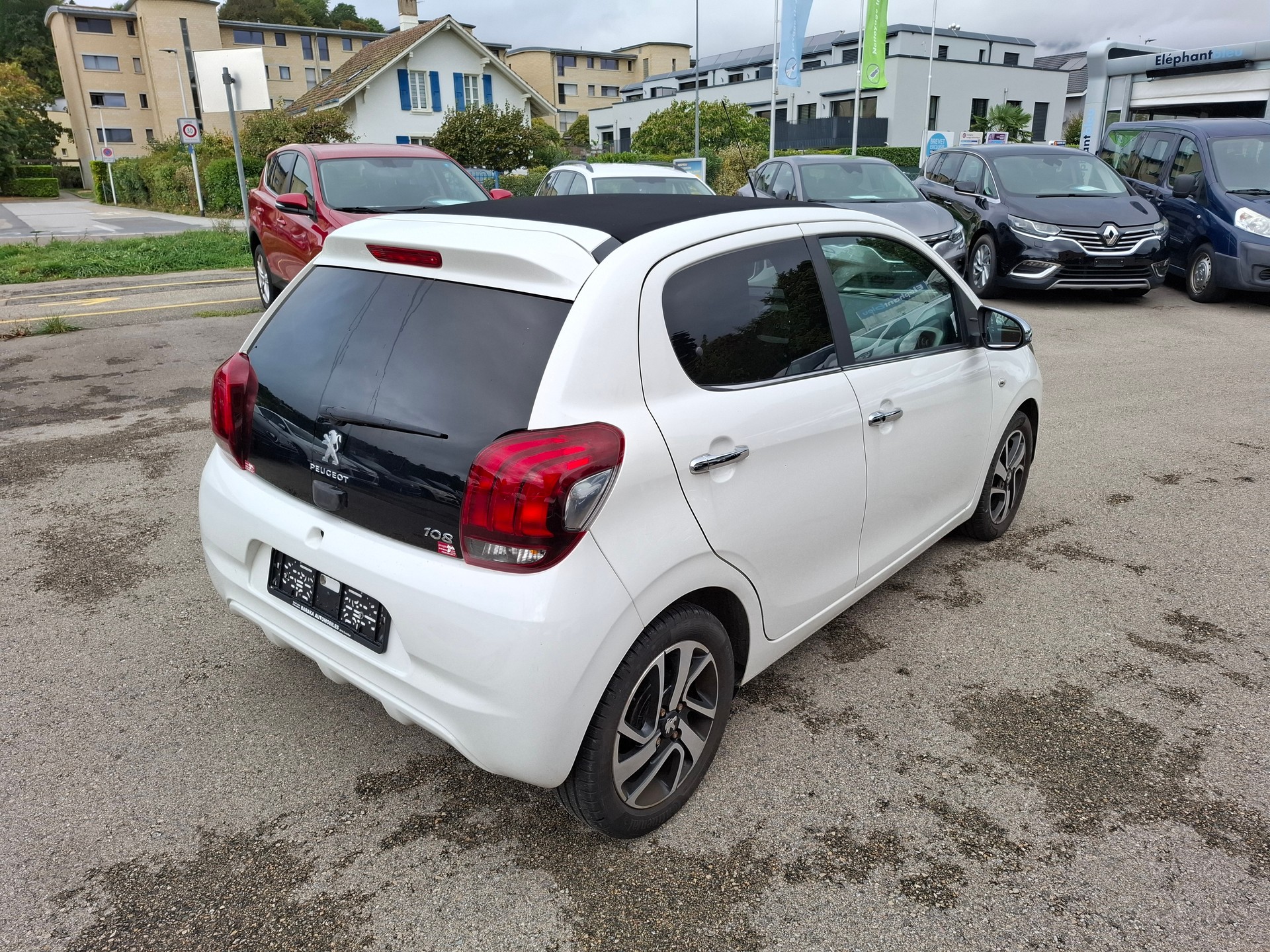PEUGEOT 108 1.2 VTi Allure Top-image-12