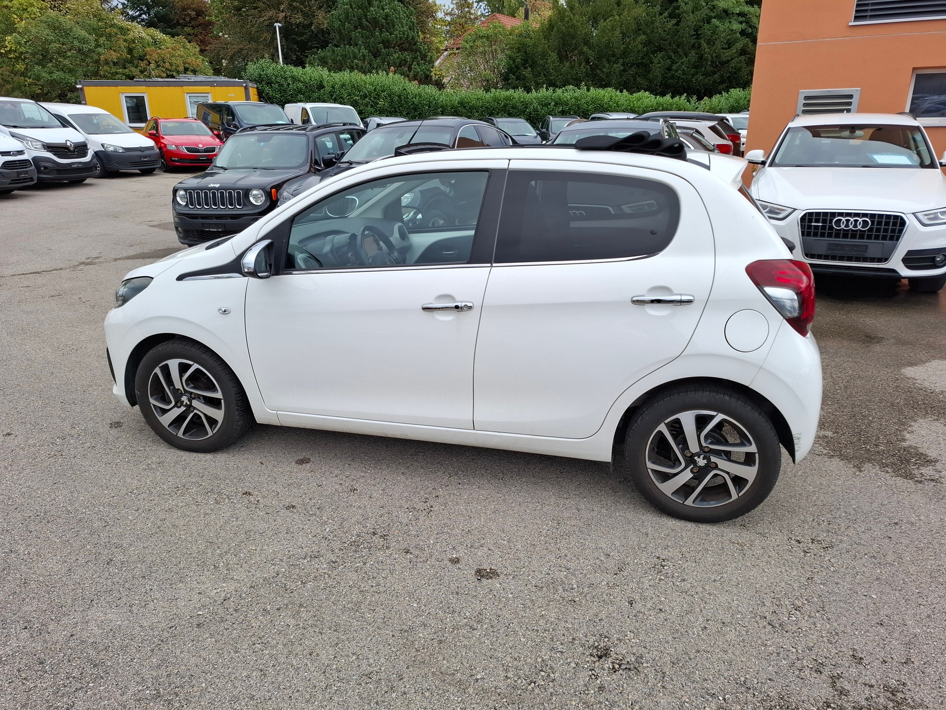 PEUGEOT 108 1.2 VTi Allure Top-image-4