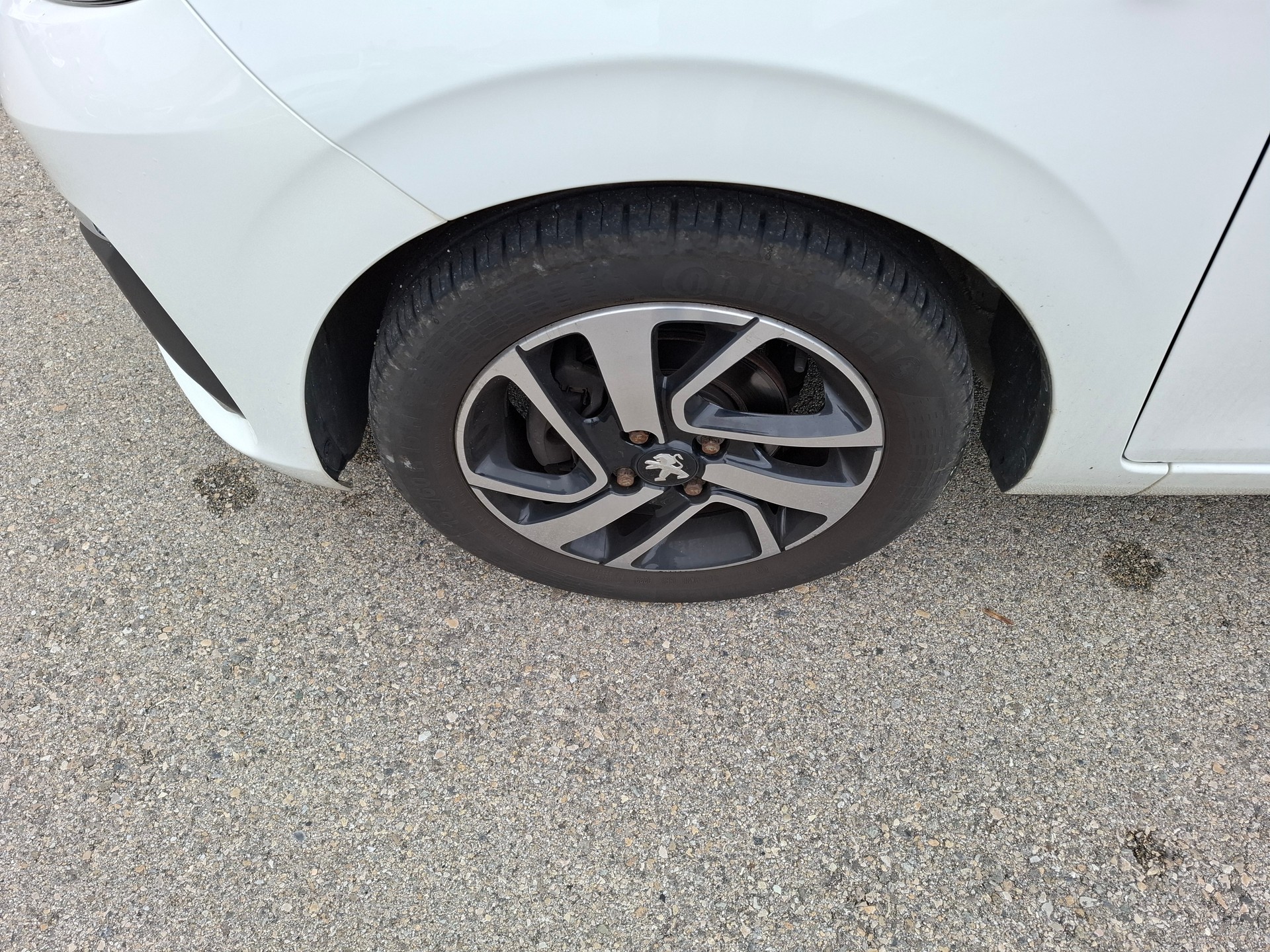 PEUGEOT 108 1.2 VTi Allure Top-image-6