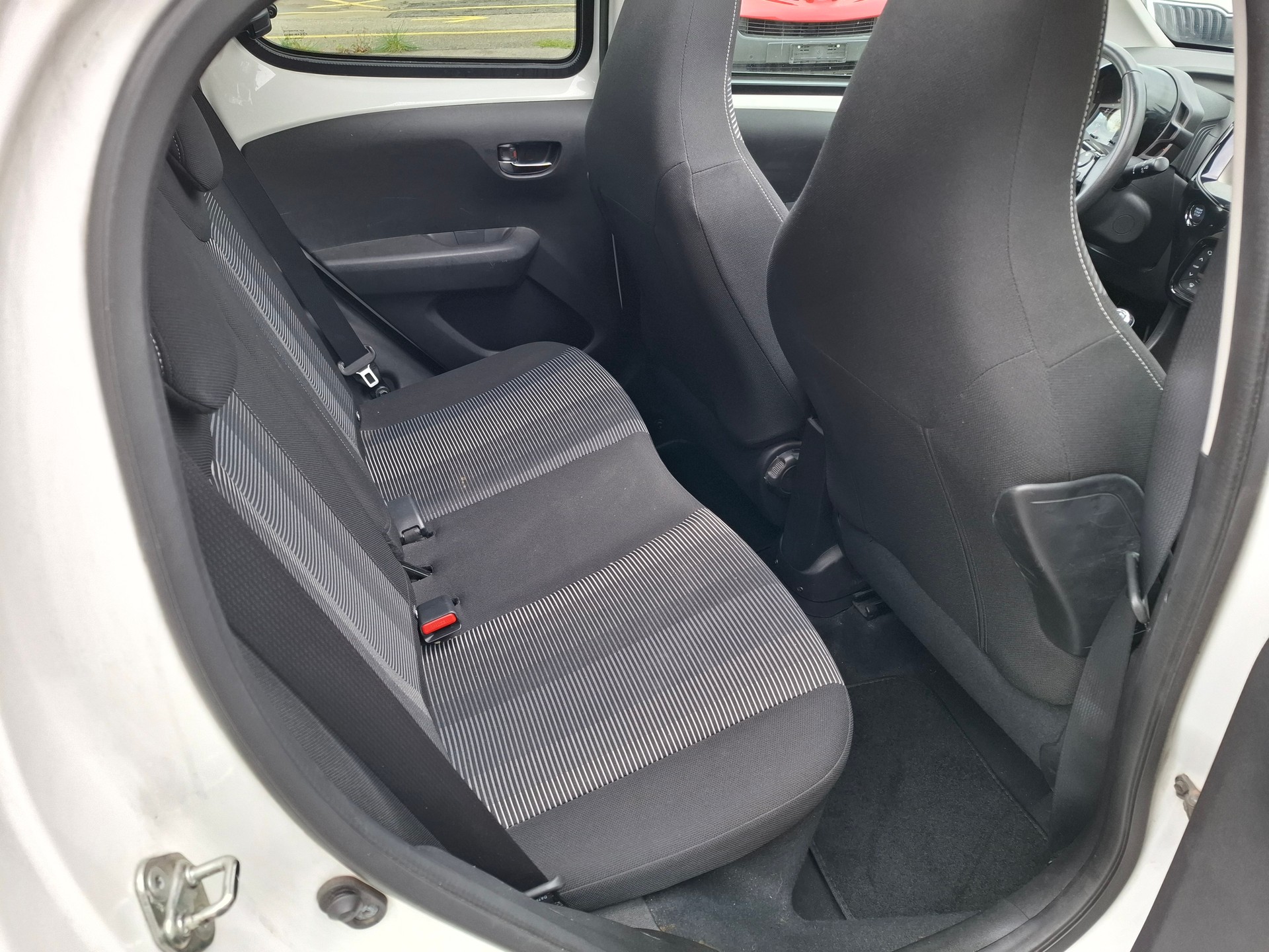 PEUGEOT 108 1.2 VTi Allure Top-image-8