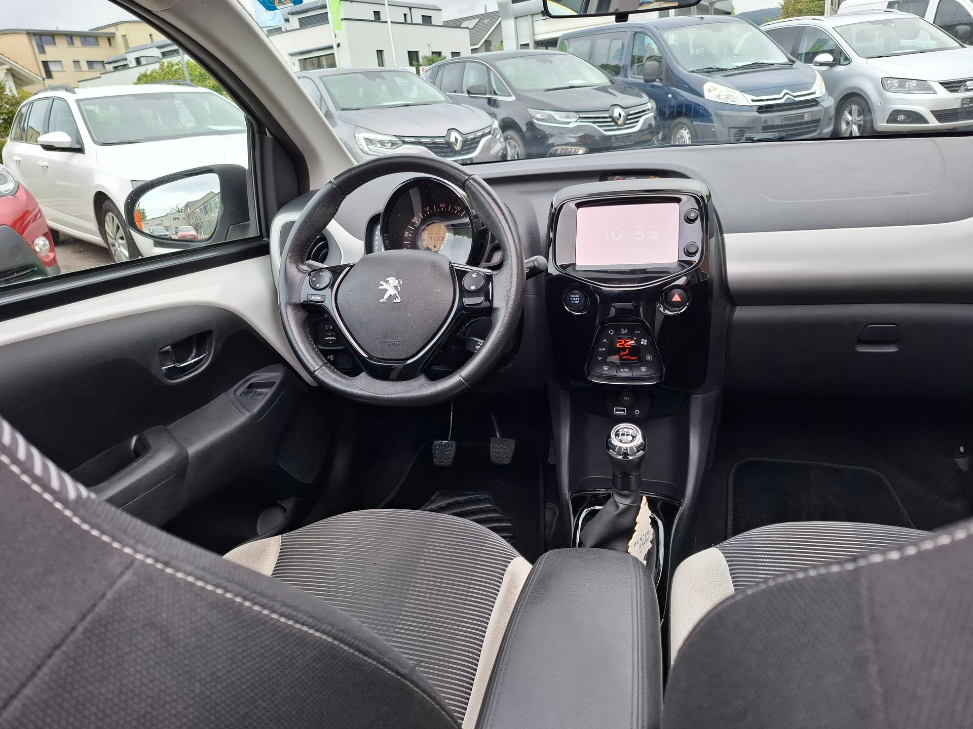 PEUGEOT 108 1.2 VTi Allure Top-image-9