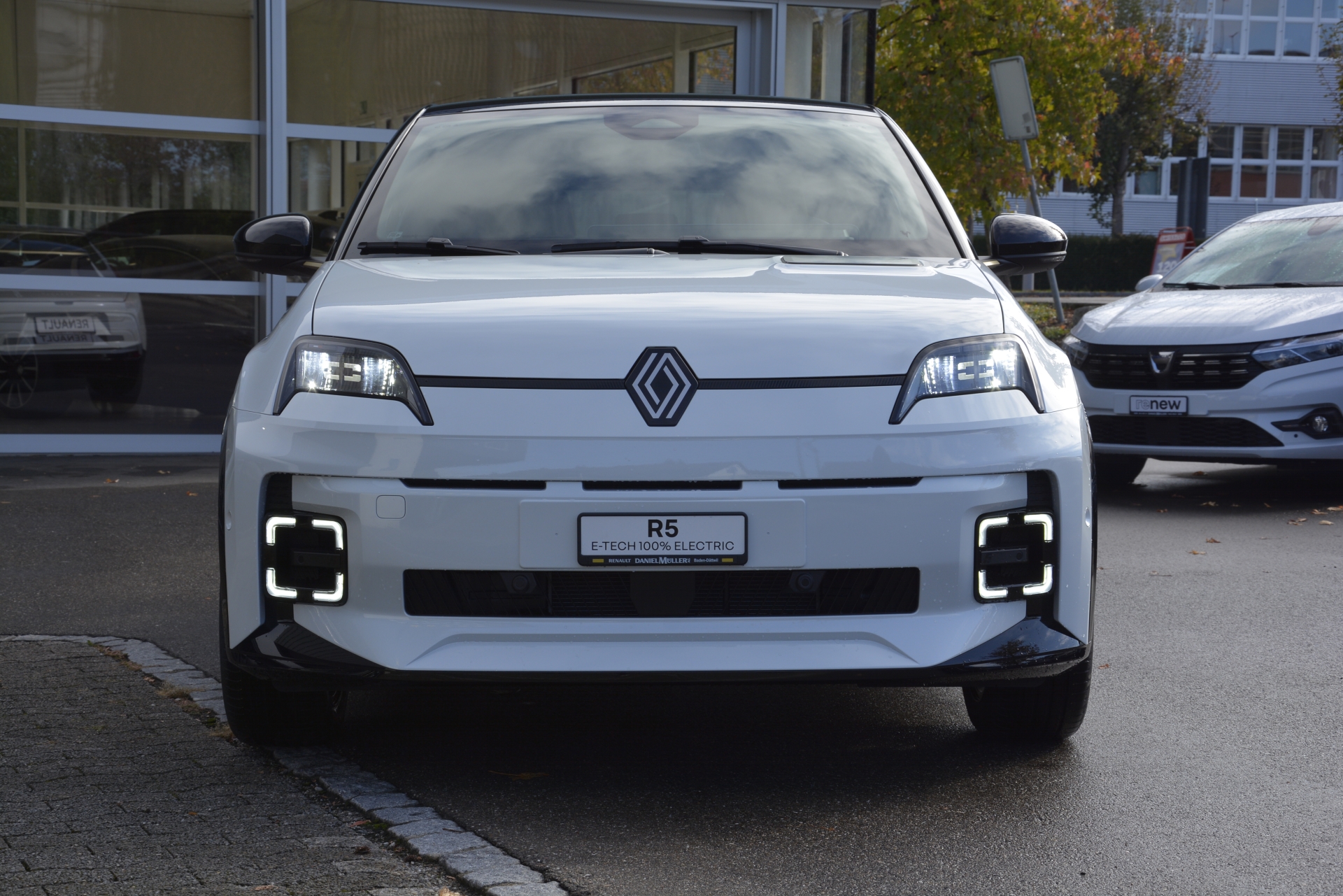 RENAULT R5 E-TECH ELECTRIC iconic five 150PS Comfort Range-image-1