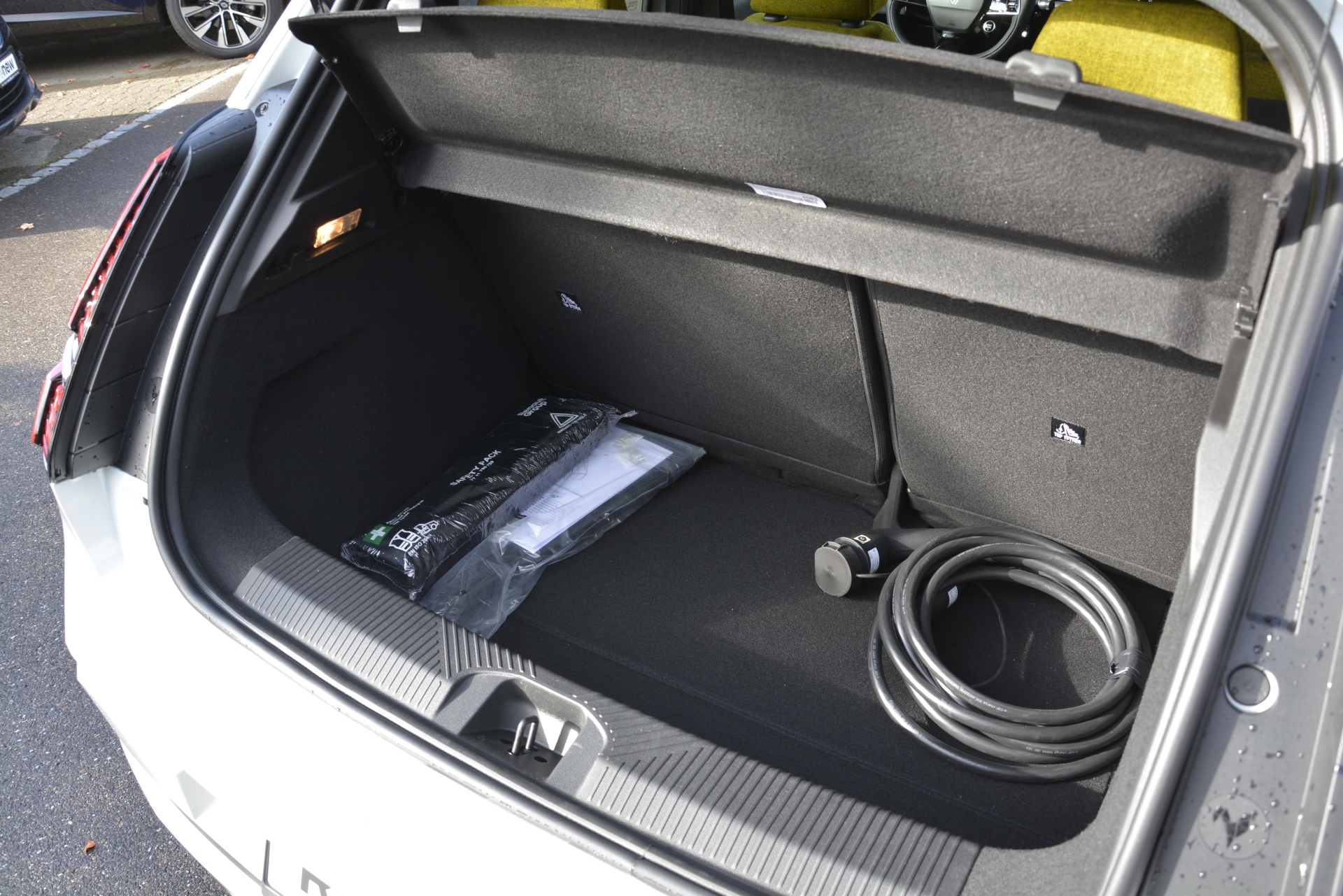 RENAULT R5 E-TECH ELECTRIC iconic five 150PS Comfort Range-image-5