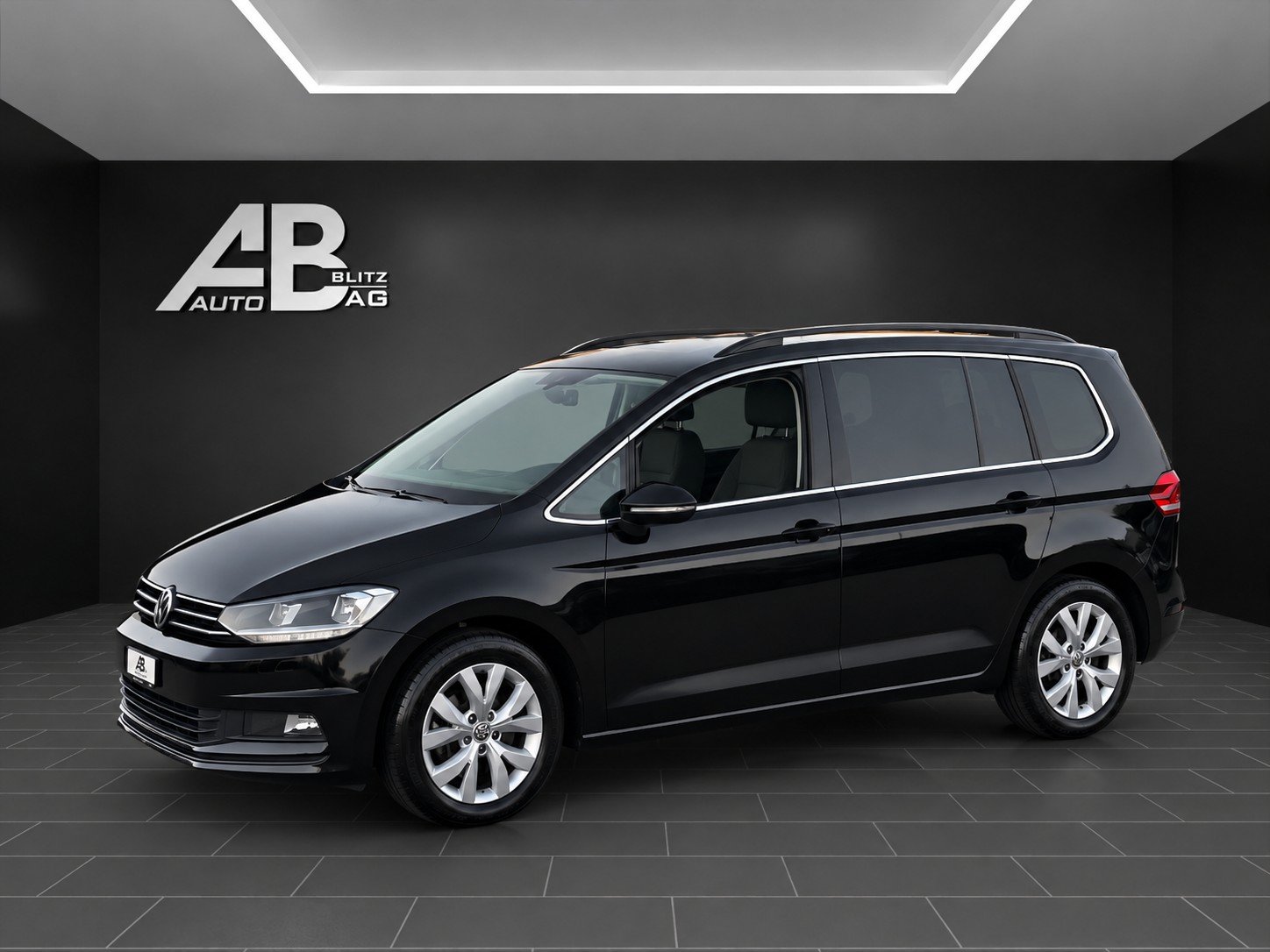 VW Touran 1.5 TSI EVO Comfortline DSG mit 150 PS * 7-Plätzer *-image-1