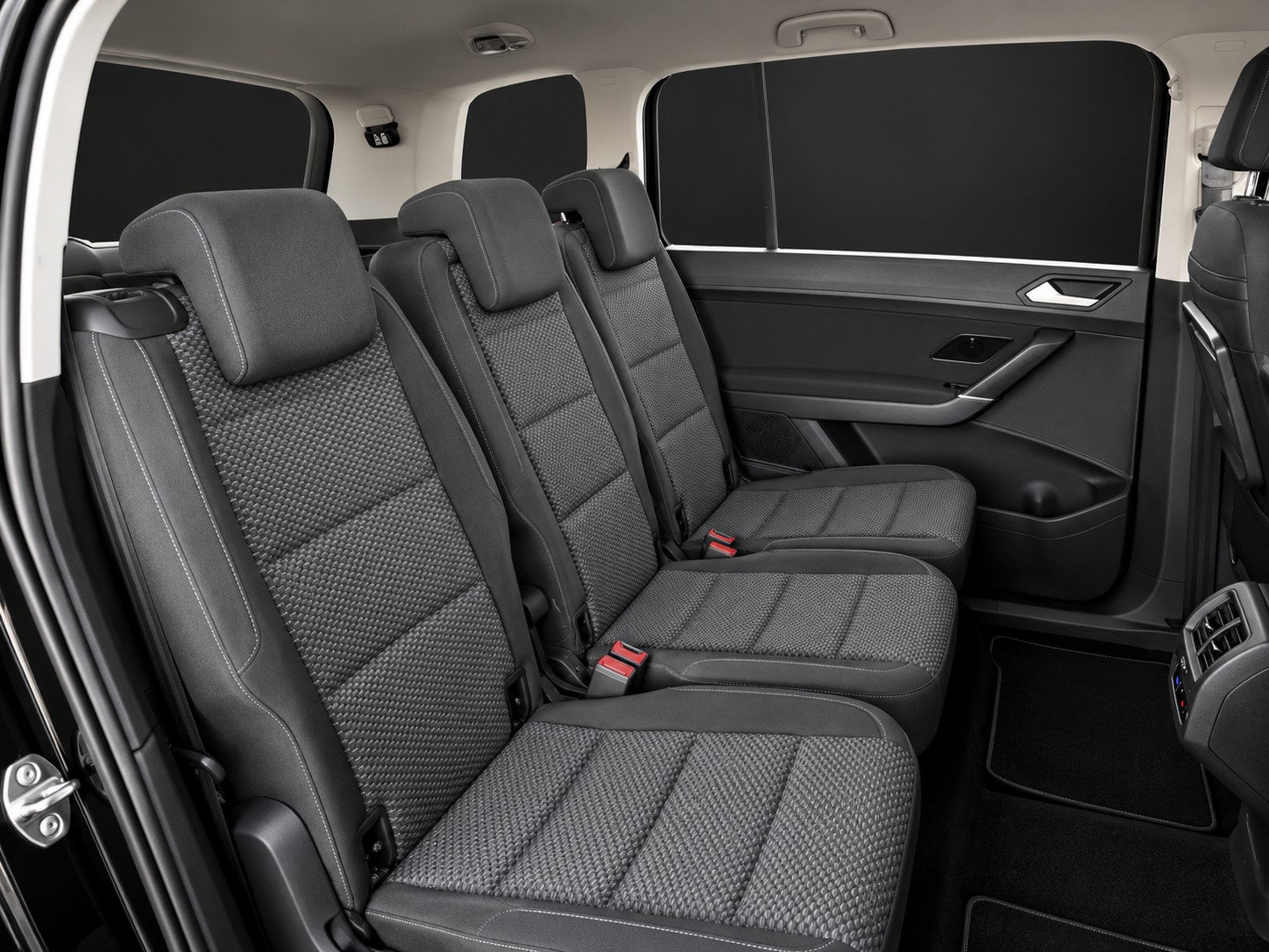 VW Touran 1.5 TSI EVO Comfortline DSG mit 150 PS * 7-Plätzer *-image-12