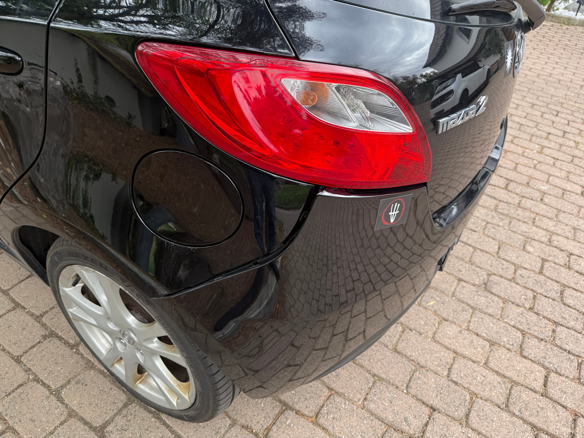 MAZDA 2 1.3i 16V Exclusive-image-8