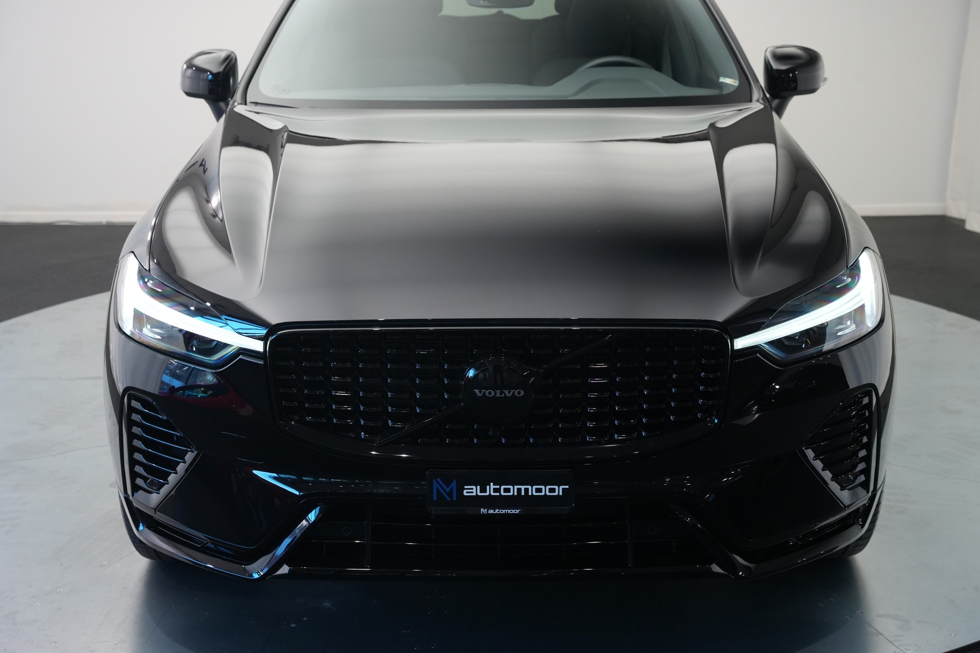 VOLVO XC60 T8 eAWD PluginHybrid Black Edition Geartronic *Panorama* *Standheizung*-image-51